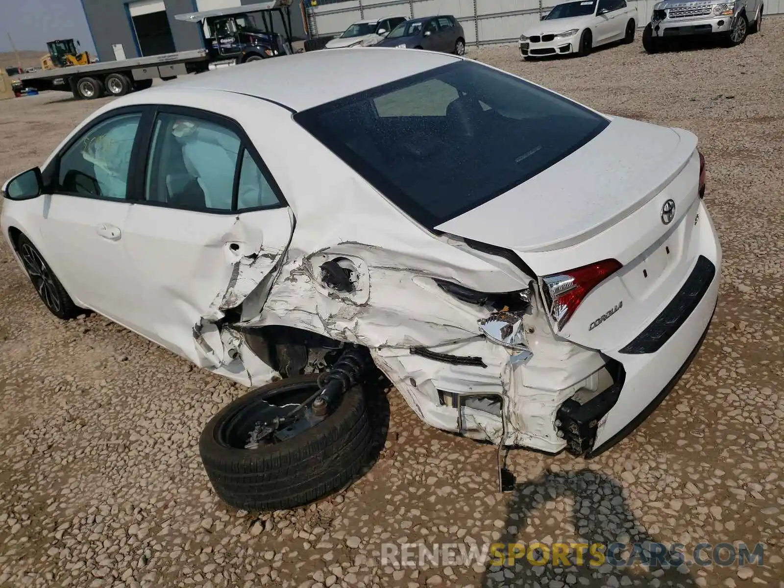 3 Photograph of a damaged car 5YFBURHEXKP883129 TOYOTA COROLLA 2019