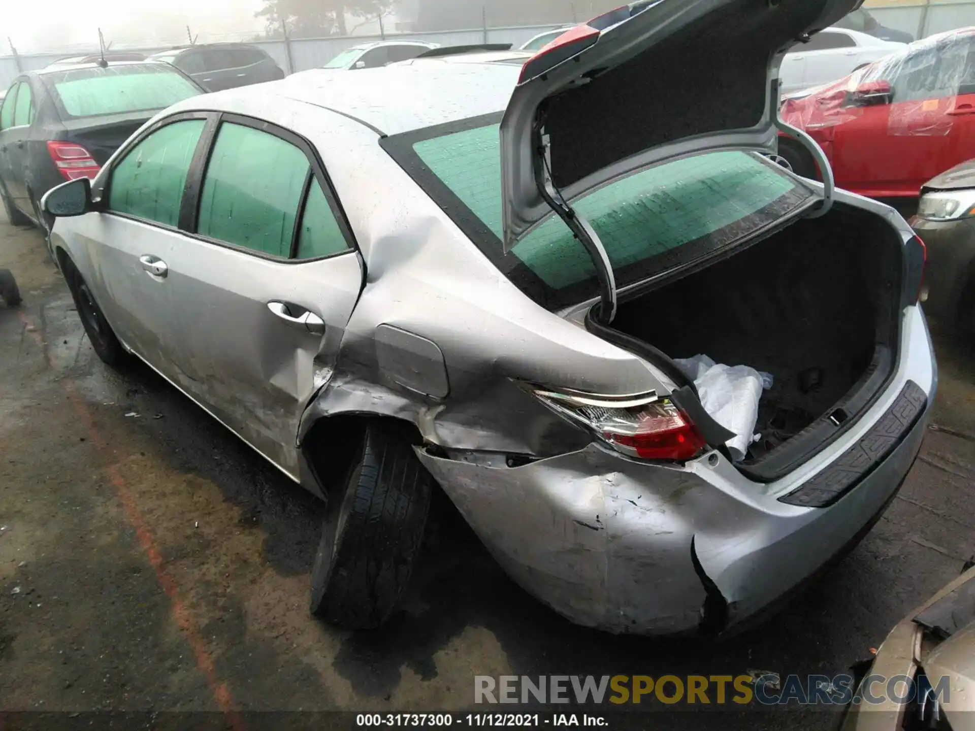 3 Photograph of a damaged car 5YFBURHEXKP883437 TOYOTA COROLLA 2019