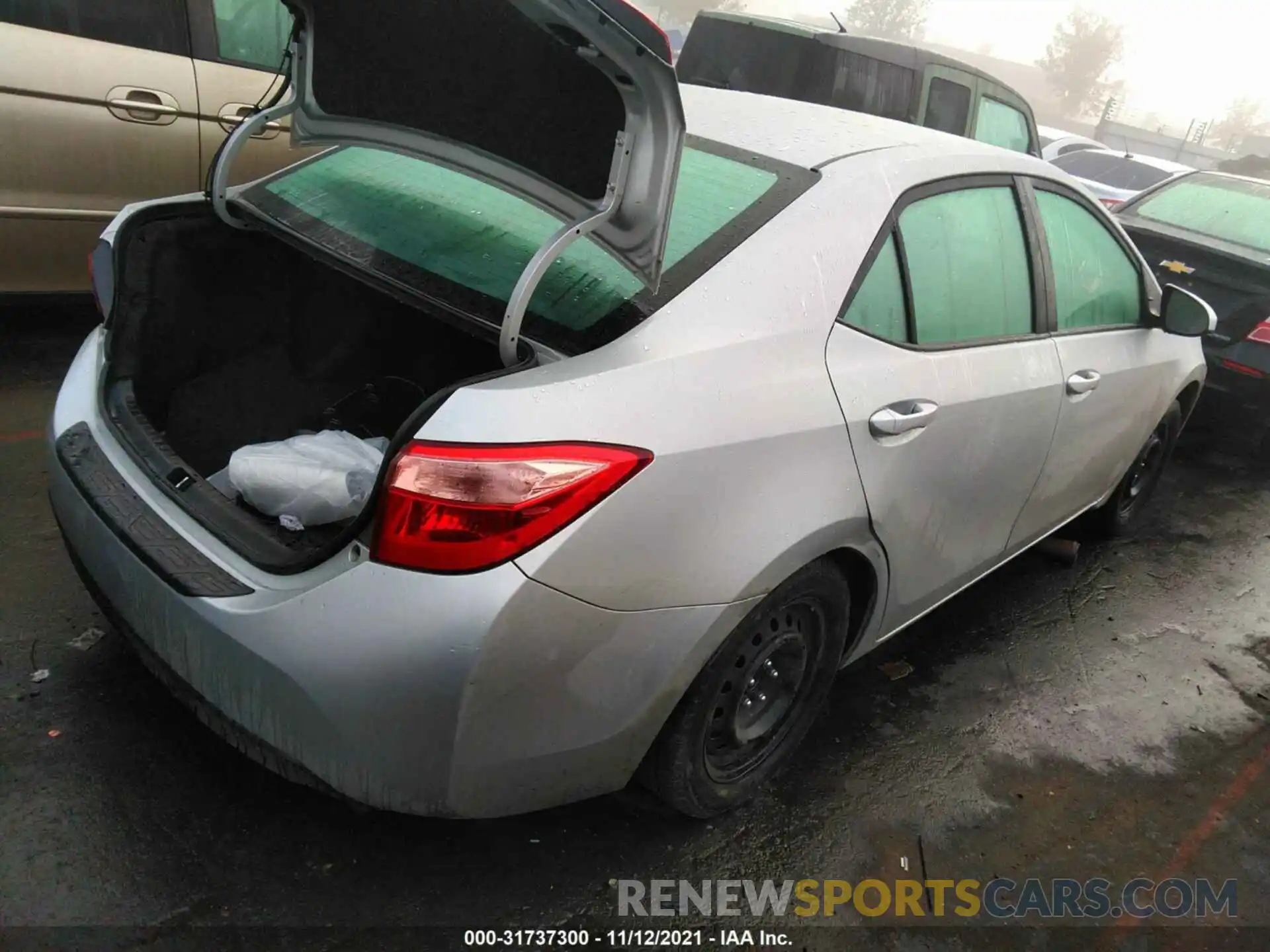 4 Photograph of a damaged car 5YFBURHEXKP883437 TOYOTA COROLLA 2019