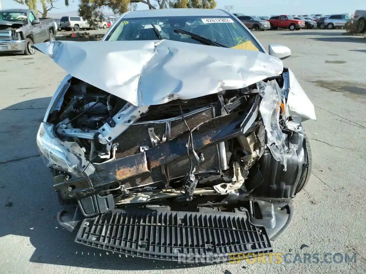 9 Photograph of a damaged car 5YFBURHEXKP883986 TOYOTA COROLLA 2019