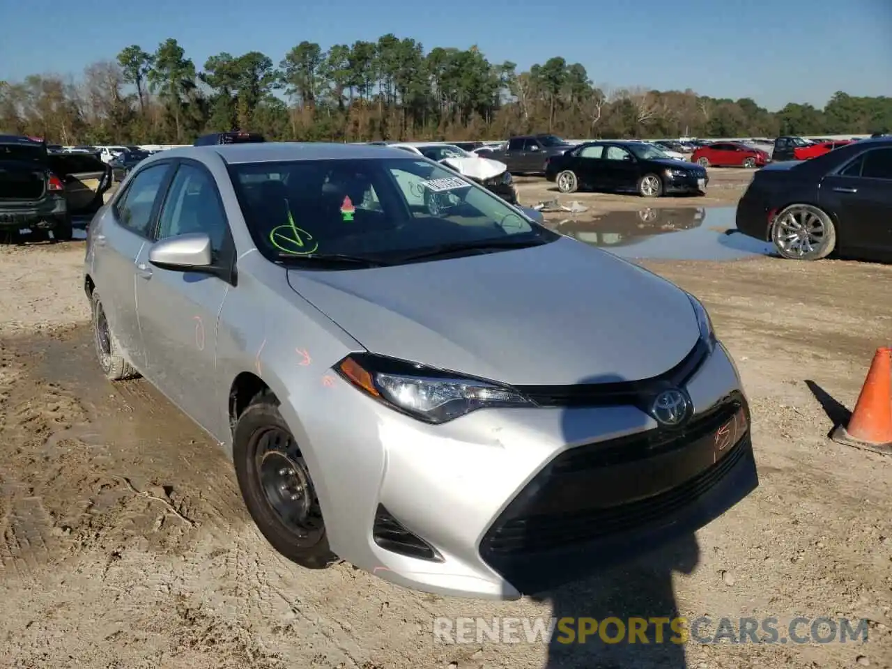 1 Photograph of a damaged car 5YFBURHEXKP884202 TOYOTA COROLLA 2019