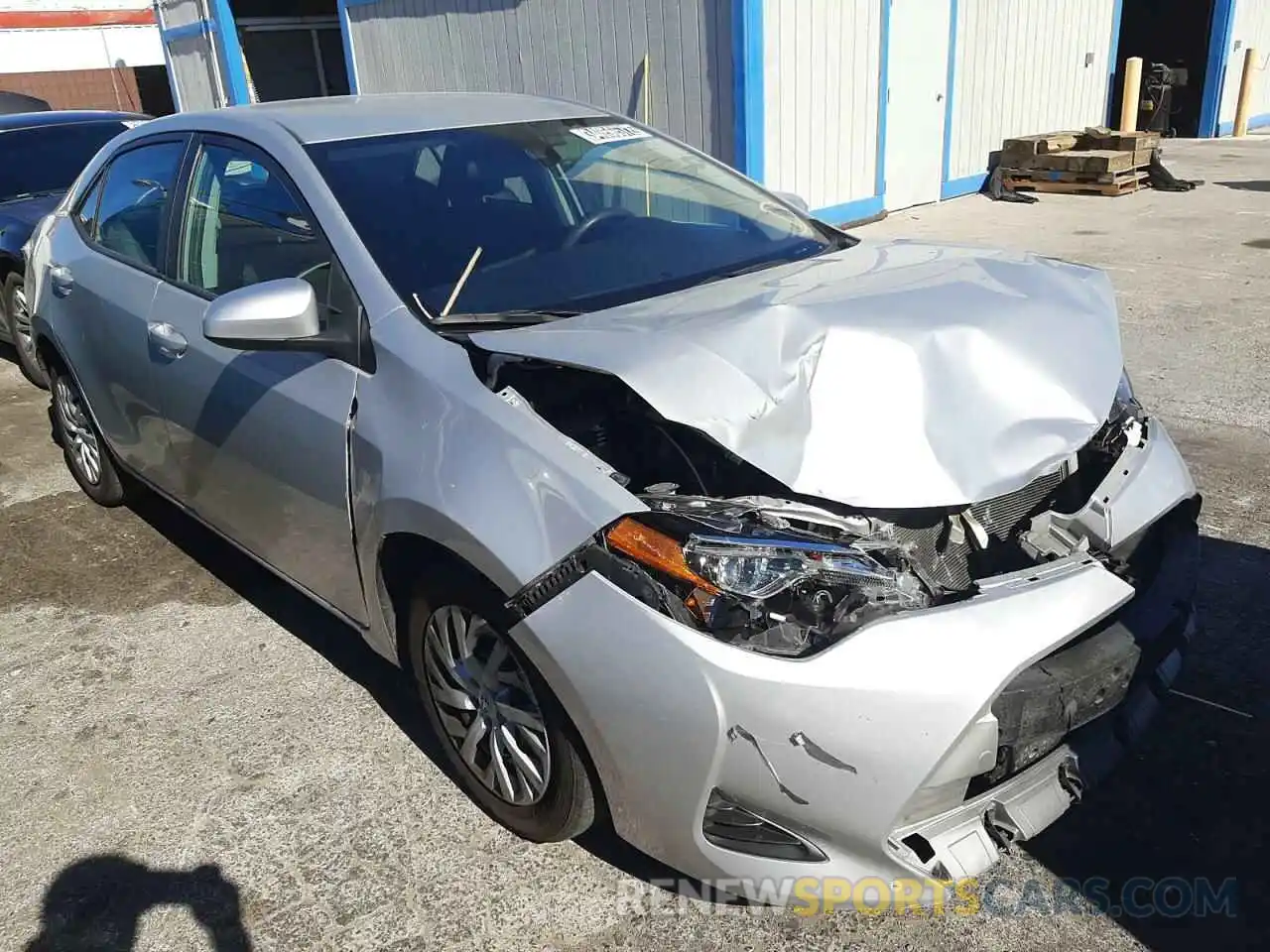 1 Photograph of a damaged car 5YFBURHEXKP884622 TOYOTA COROLLA 2019