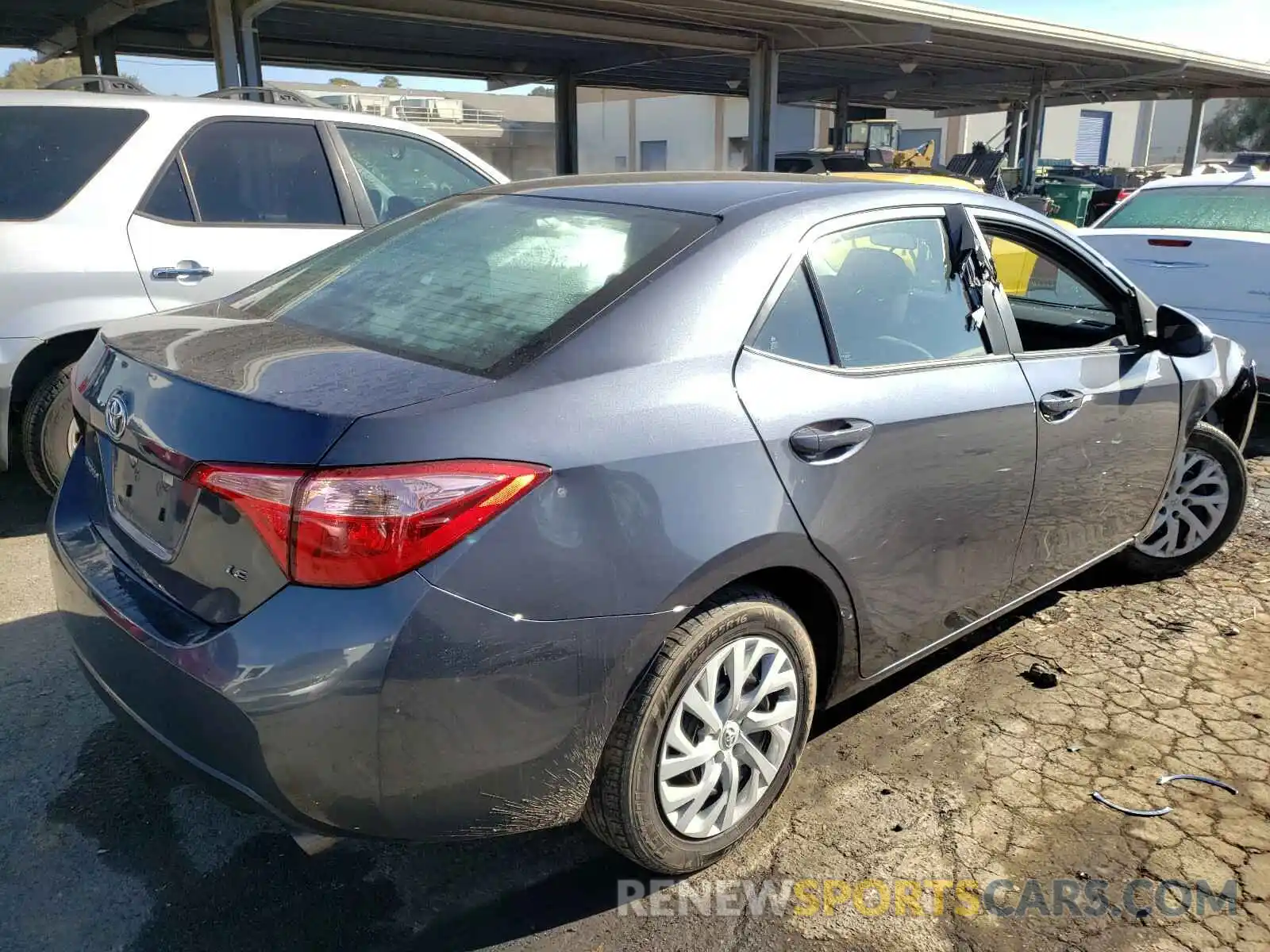 4 Photograph of a damaged car 5YFBURHEXKP884782 TOYOTA COROLLA 2019