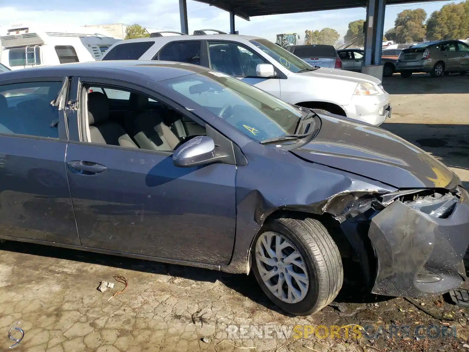 9 Photograph of a damaged car 5YFBURHEXKP884782 TOYOTA COROLLA 2019