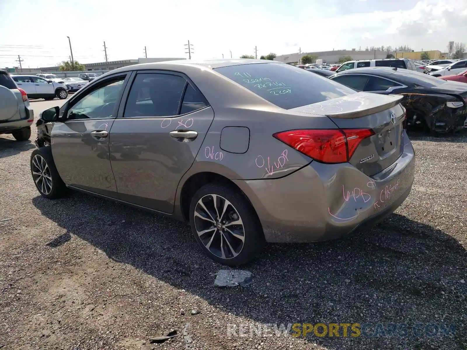 3 Photograph of a damaged car 5YFBURHEXKP884961 TOYOTA COROLLA 2019