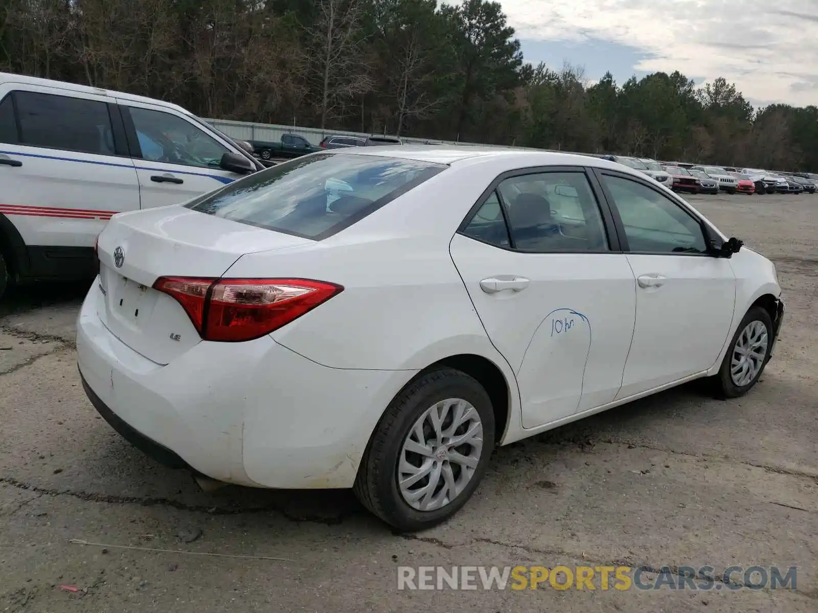 4 Photograph of a damaged car 5YFBURHEXKP885222 TOYOTA COROLLA 2019