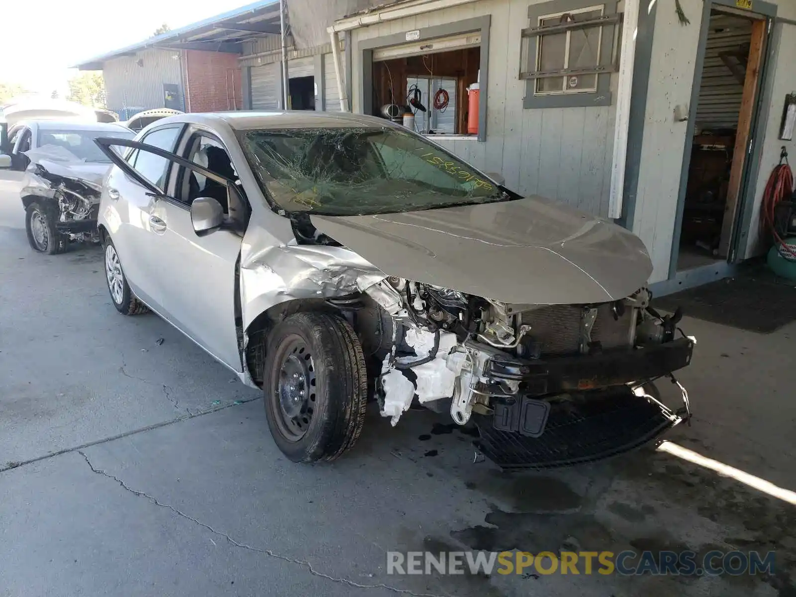 1 Photograph of a damaged car 5YFBURHEXKP885298 TOYOTA COROLLA 2019