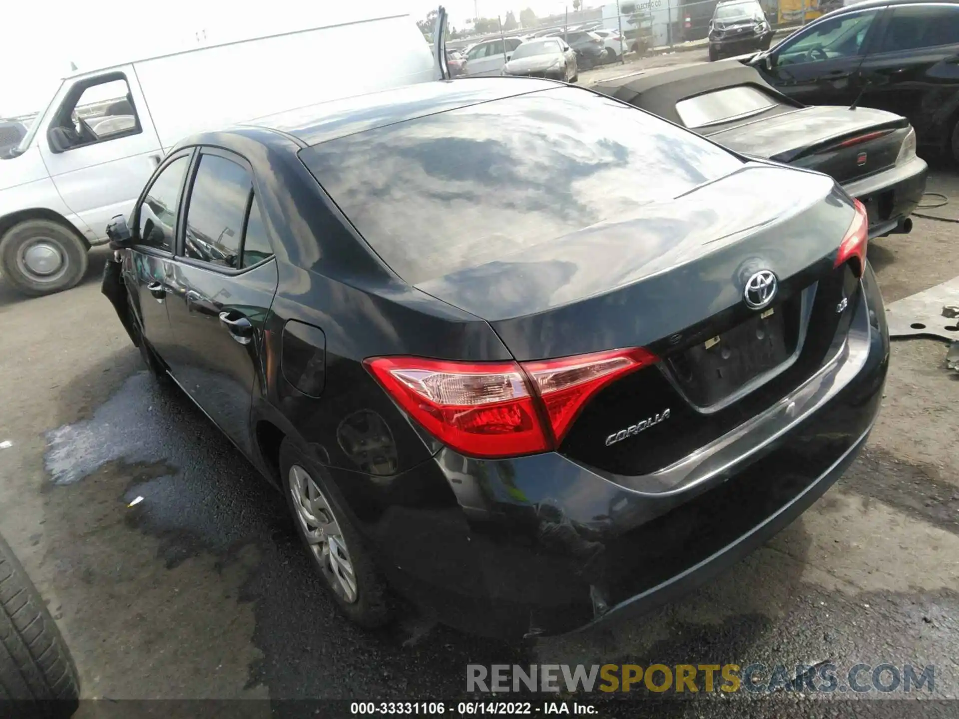 3 Photograph of a damaged car 5YFBURHEXKP885575 TOYOTA COROLLA 2019