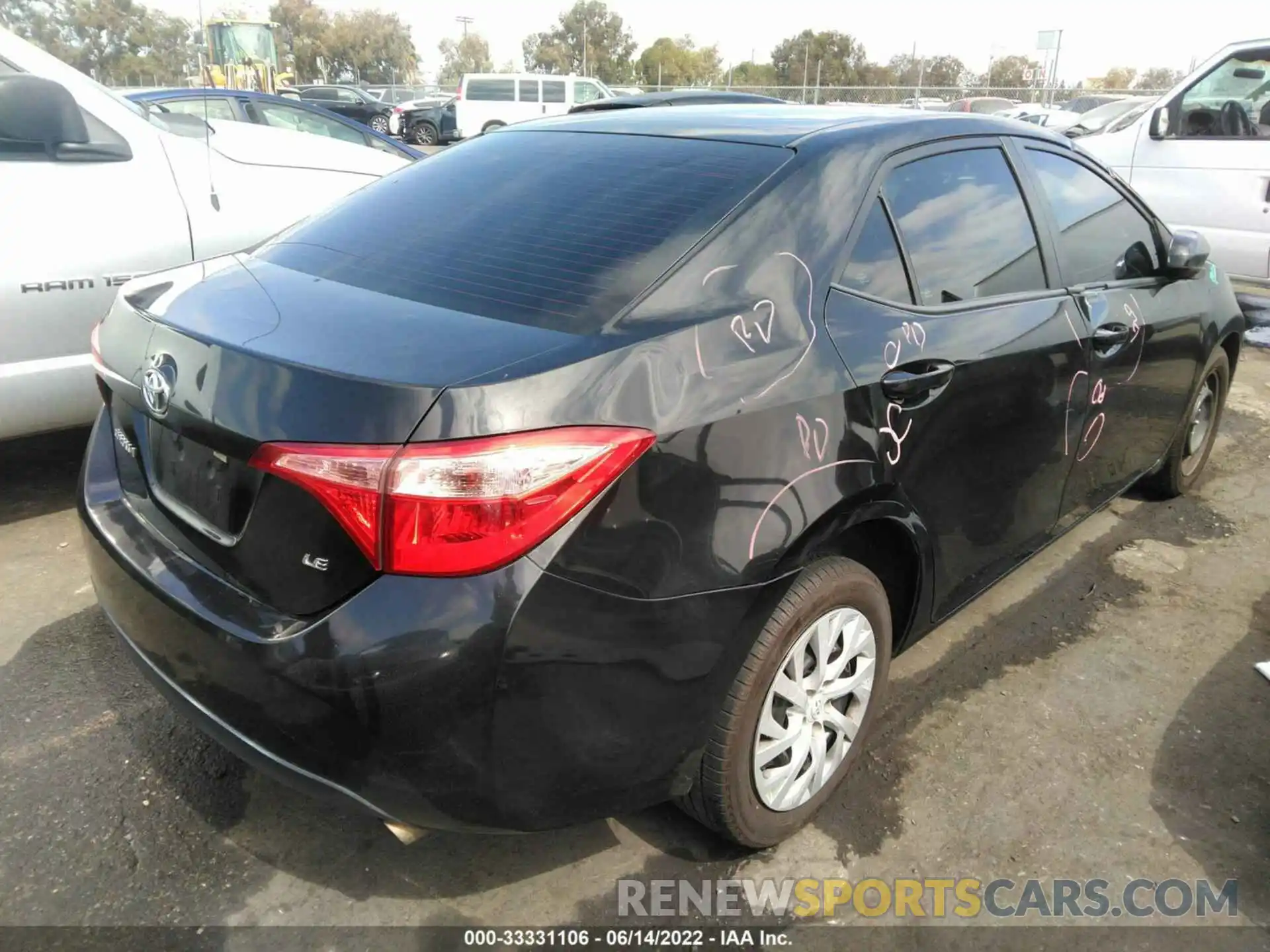 4 Photograph of a damaged car 5YFBURHEXKP885575 TOYOTA COROLLA 2019