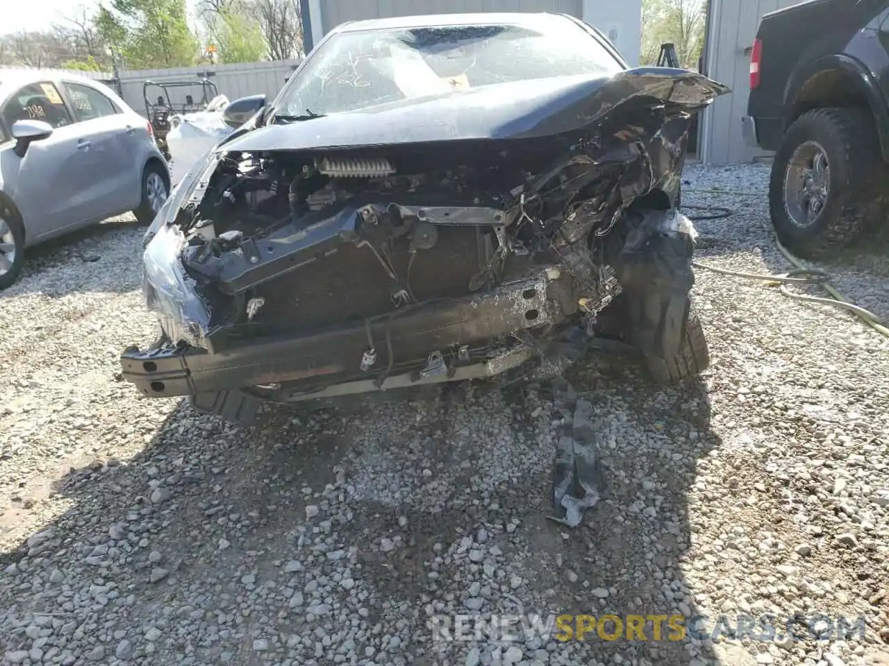 9 Photograph of a damaged car 5YFBURHEXKP885804 TOYOTA COROLLA 2019