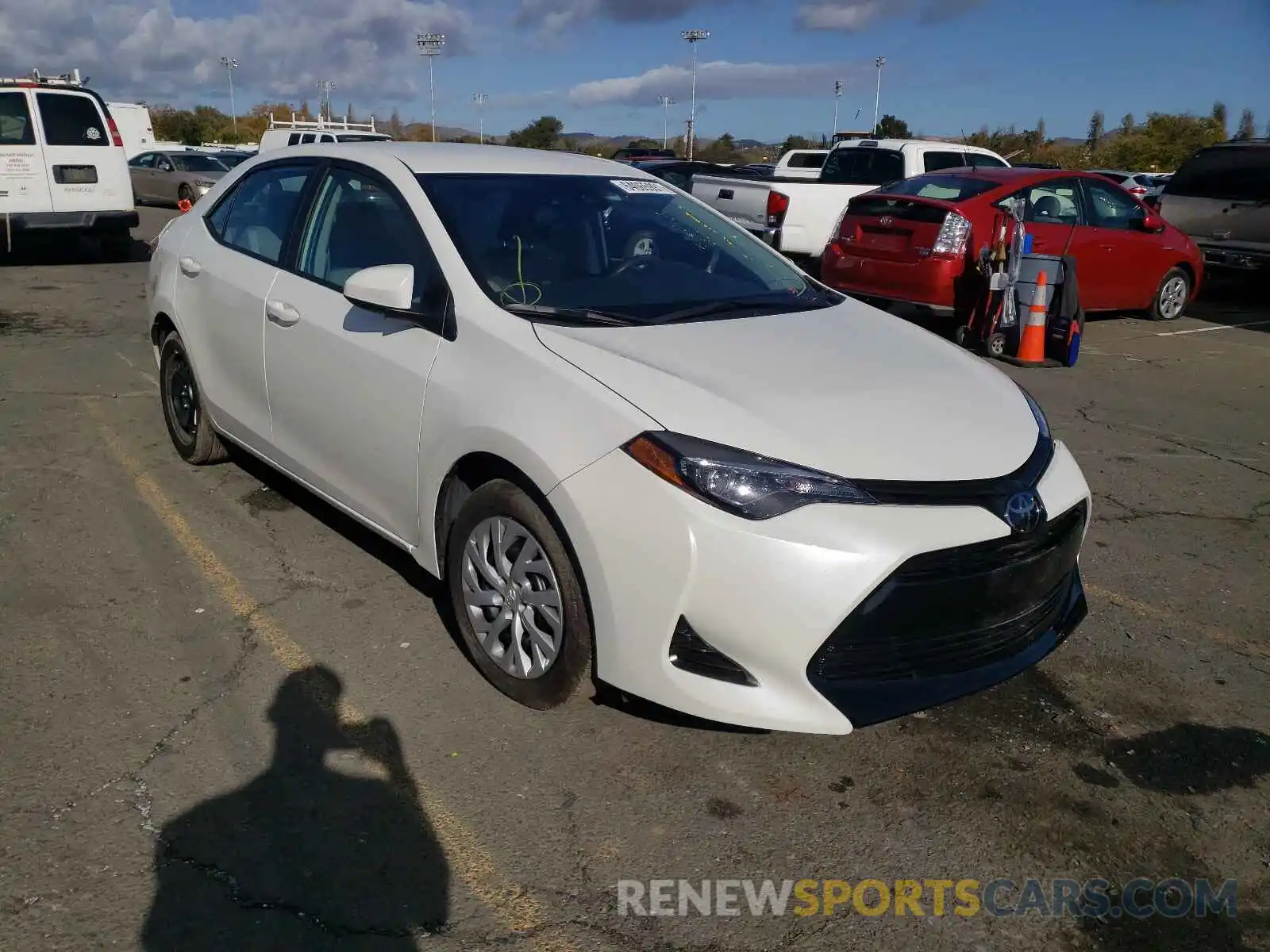 1 Photograph of a damaged car 5YFBURHEXKP885933 TOYOTA COROLLA 2019