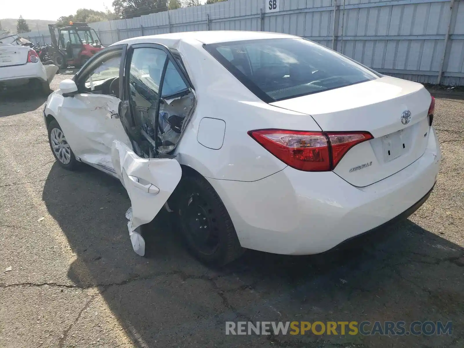 3 Photograph of a damaged car 5YFBURHEXKP885933 TOYOTA COROLLA 2019