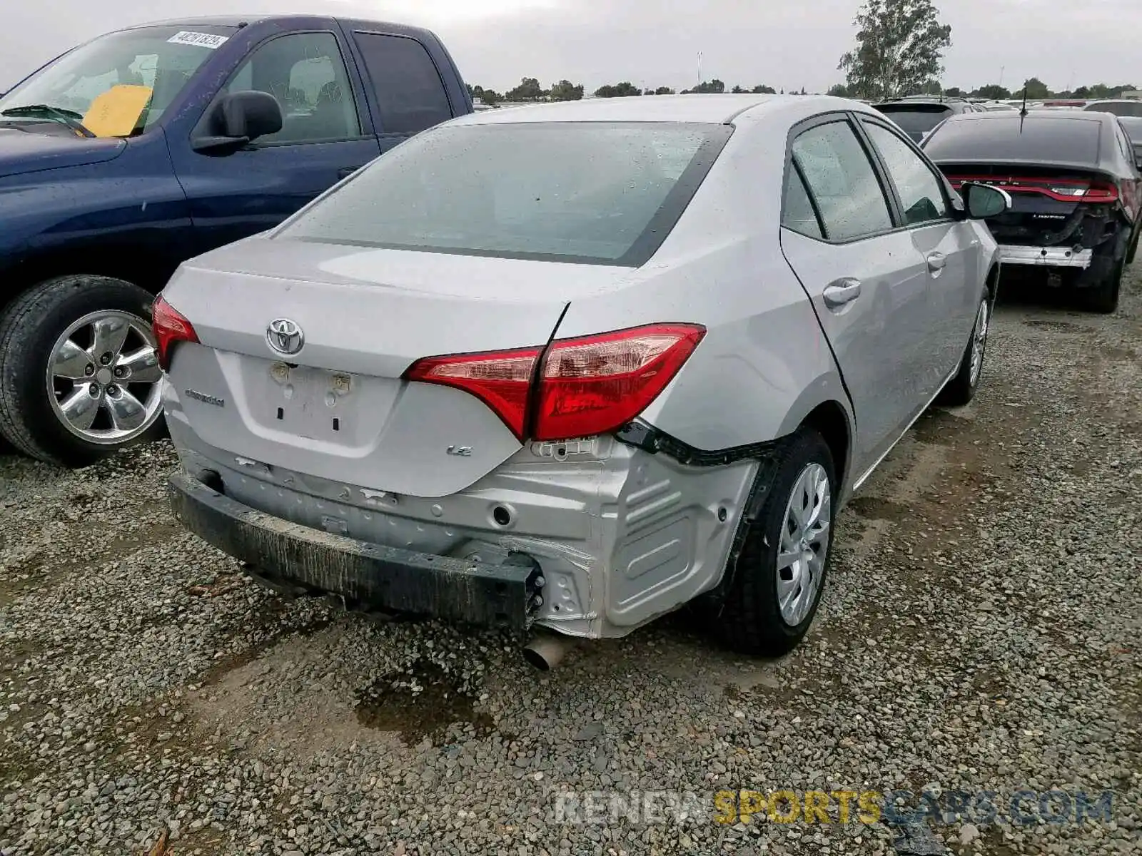 4 Photograph of a damaged car 5YFBURHEXKP886998 TOYOTA COROLLA 2019