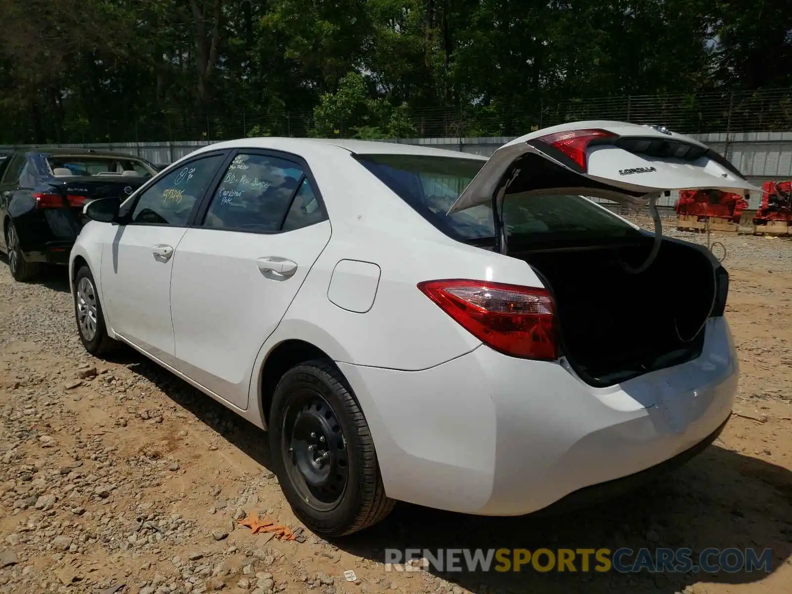 3 Photograph of a damaged car 5YFBURHEXKP887150 TOYOTA COROLLA 2019