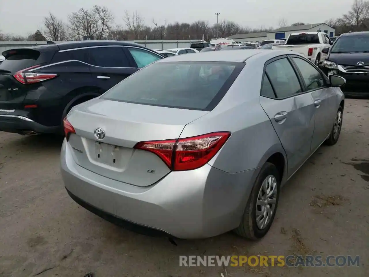 4 Photograph of a damaged car 5YFBURHEXKP887195 TOYOTA COROLLA 2019