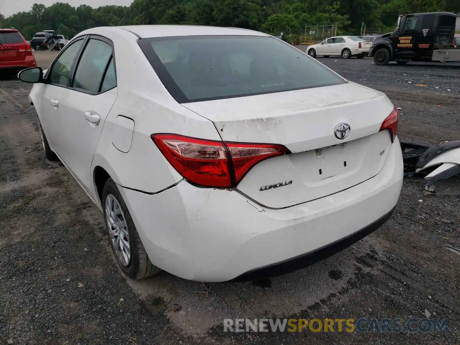 3 Photograph of a damaged car 5YFBURHEXKP887732 TOYOTA COROLLA 2019