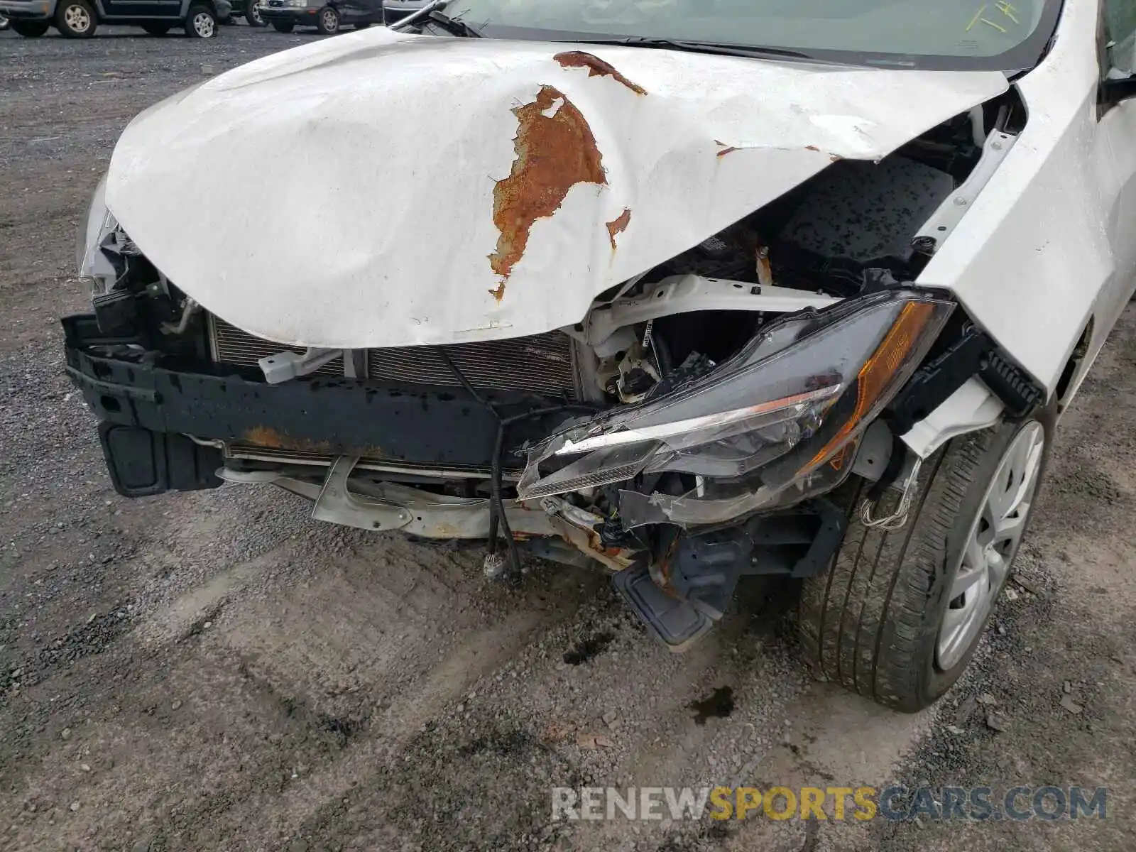 9 Photograph of a damaged car 5YFBURHEXKP887732 TOYOTA COROLLA 2019