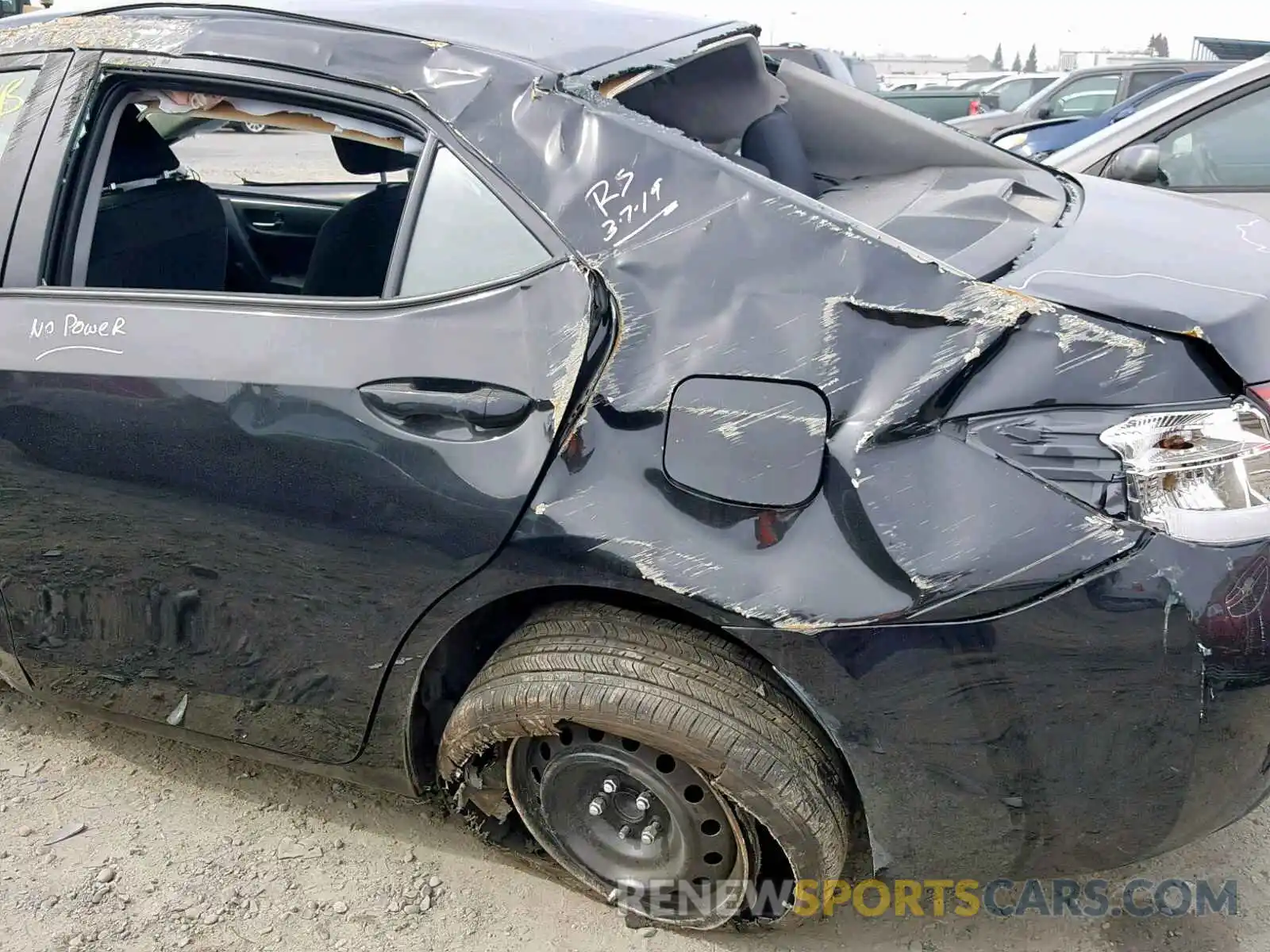 9 Photograph of a damaged car 5YFBURHEXKP888086 TOYOTA COROLLA 2019