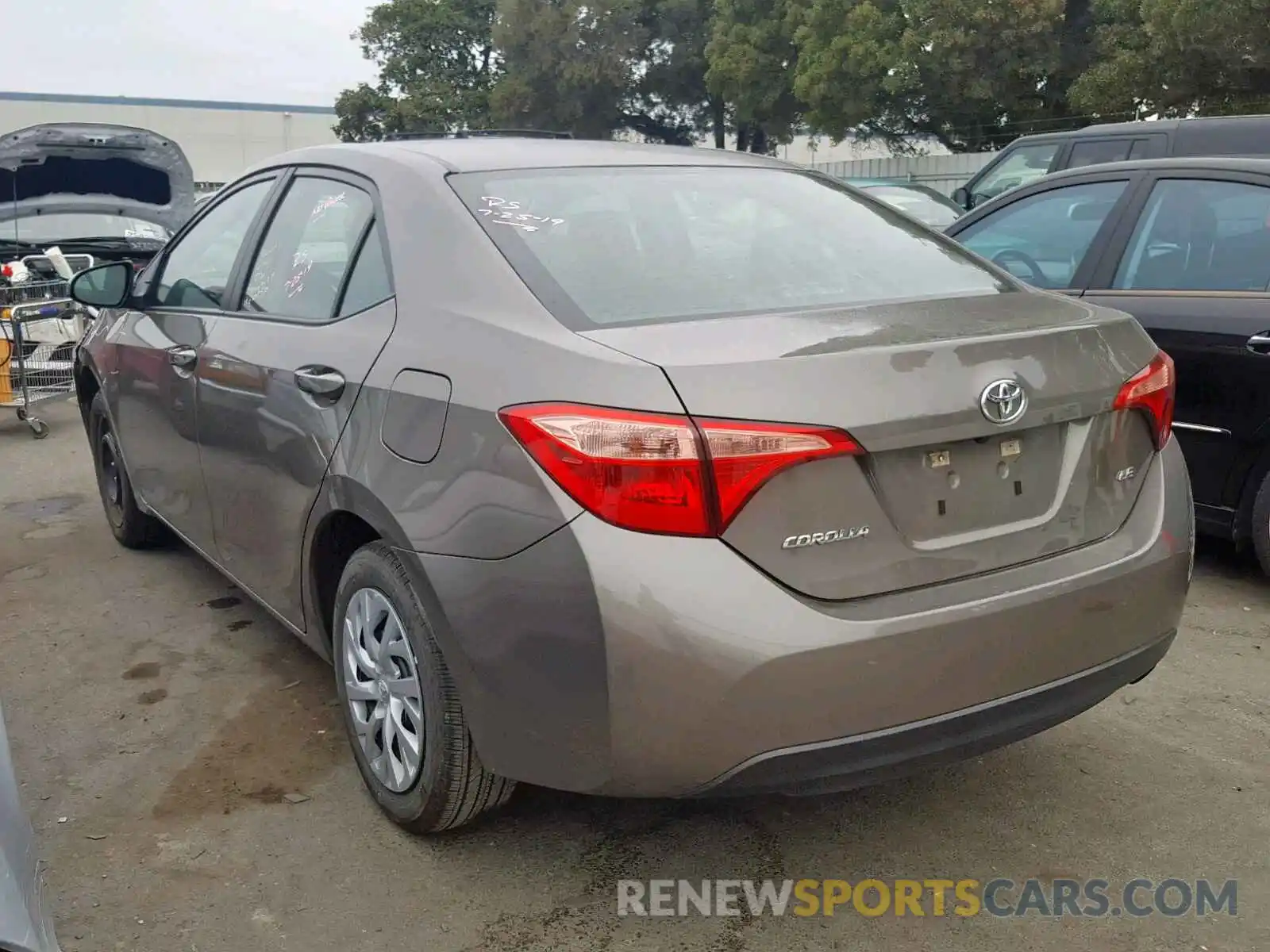 3 Photograph of a damaged car 5YFBURHEXKP888556 TOYOTA COROLLA 2019