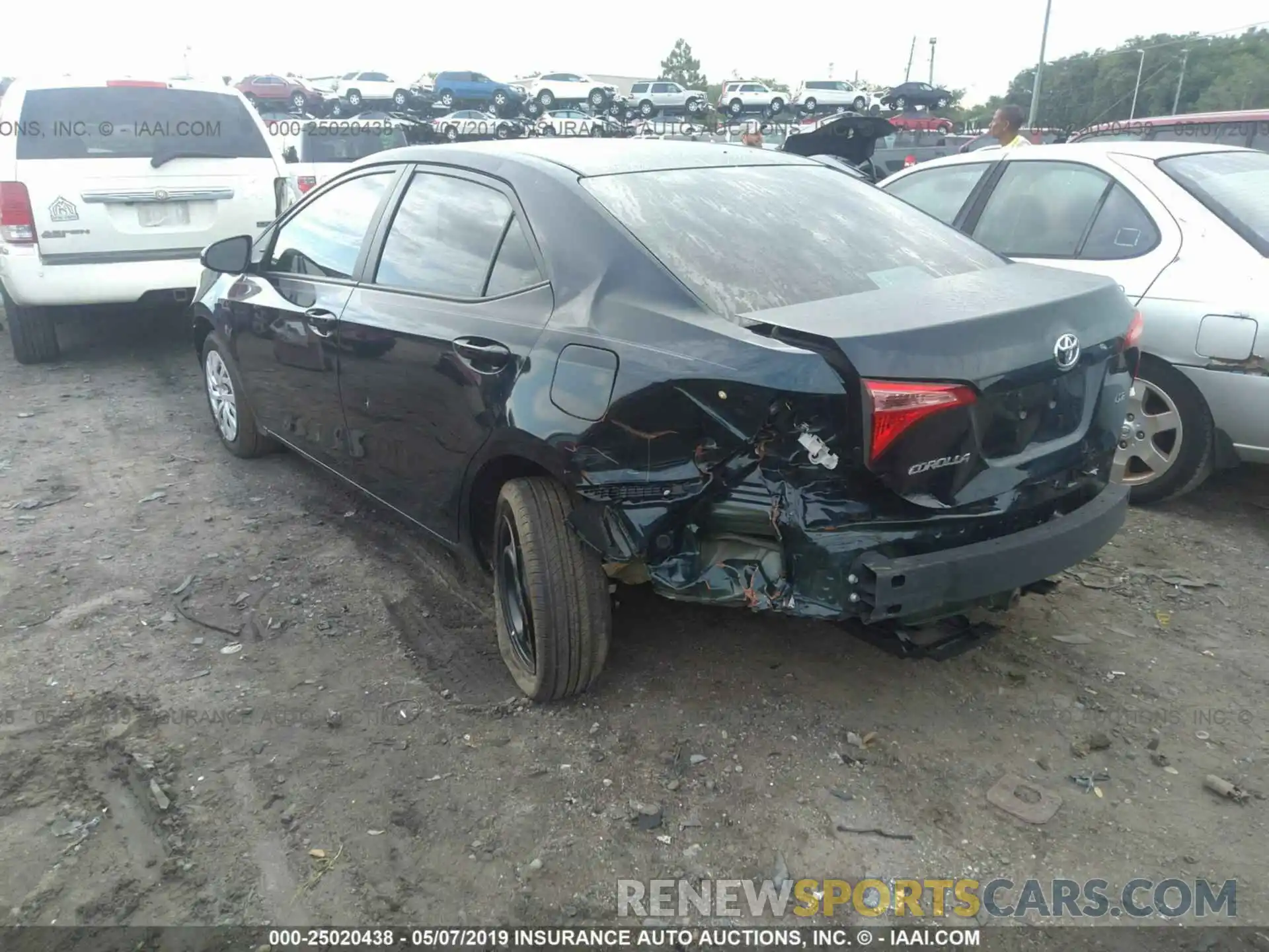 3 Photograph of a damaged car 5YFBURHEXKP888637 TOYOTA COROLLA 2019