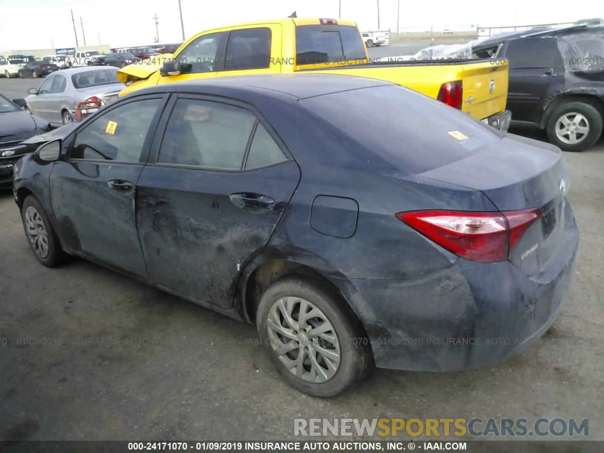 3 Photograph of a damaged car 5YFBURHEXKP888749 TOYOTA COROLLA 2019