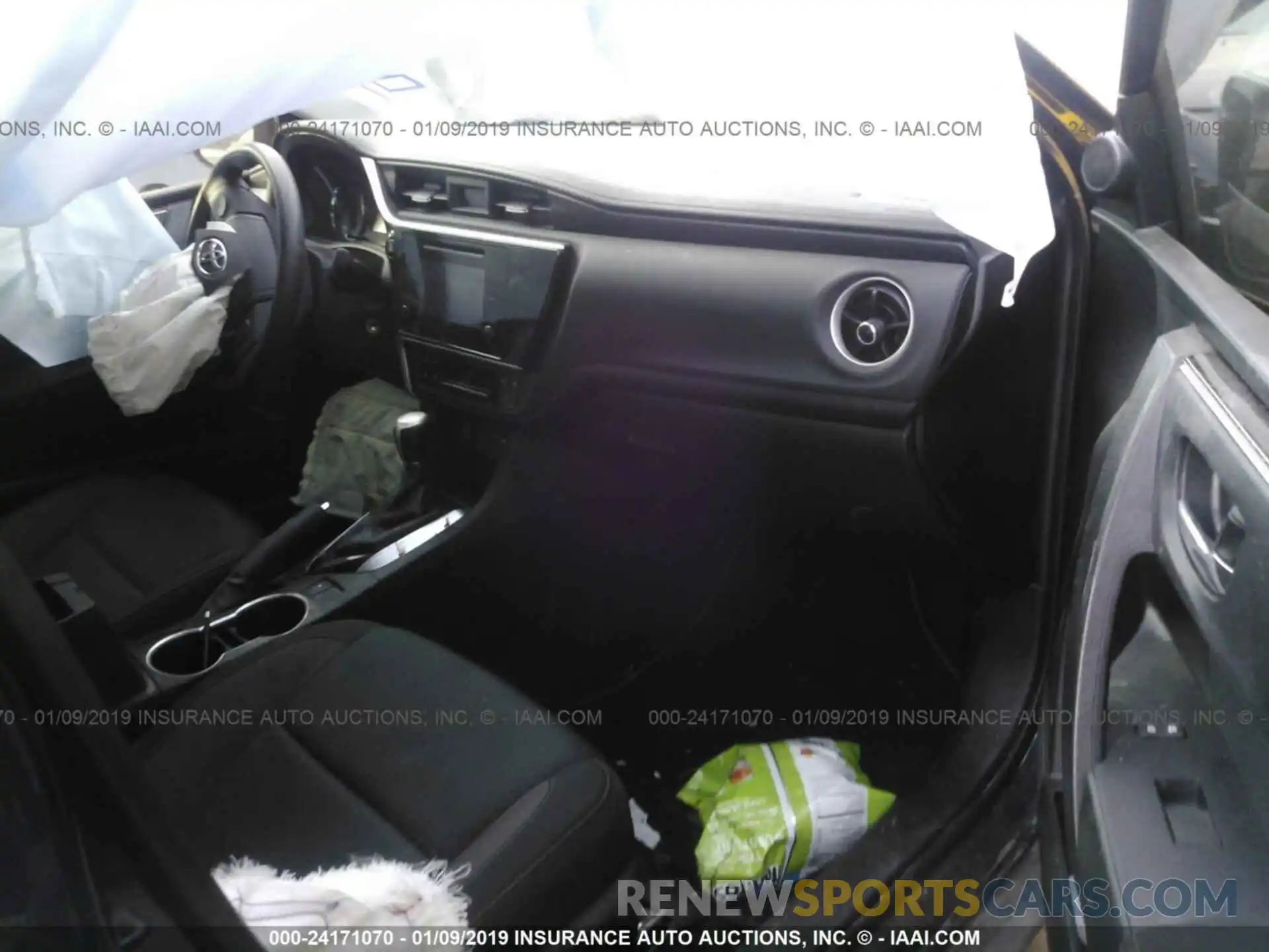 5 Photograph of a damaged car 5YFBURHEXKP888749 TOYOTA COROLLA 2019