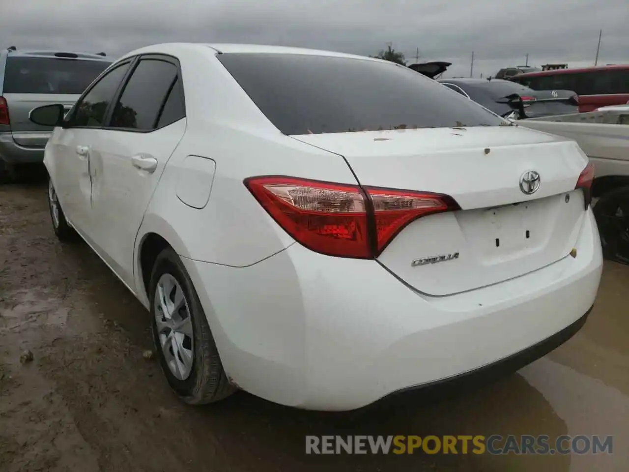 3 Photograph of a damaged car 5YFBURHEXKP889173 TOYOTA COROLLA 2019