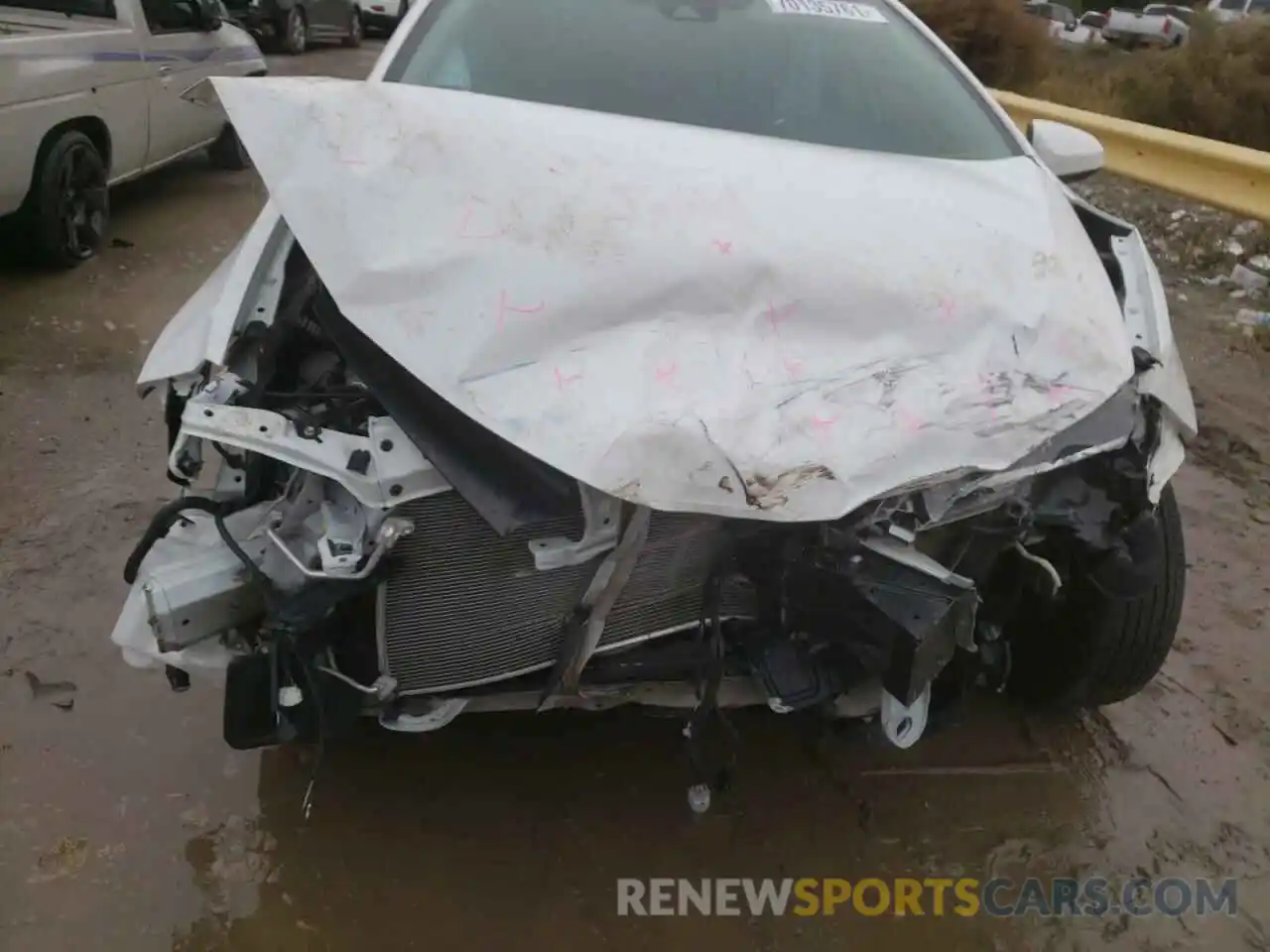 9 Photograph of a damaged car 5YFBURHEXKP889173 TOYOTA COROLLA 2019