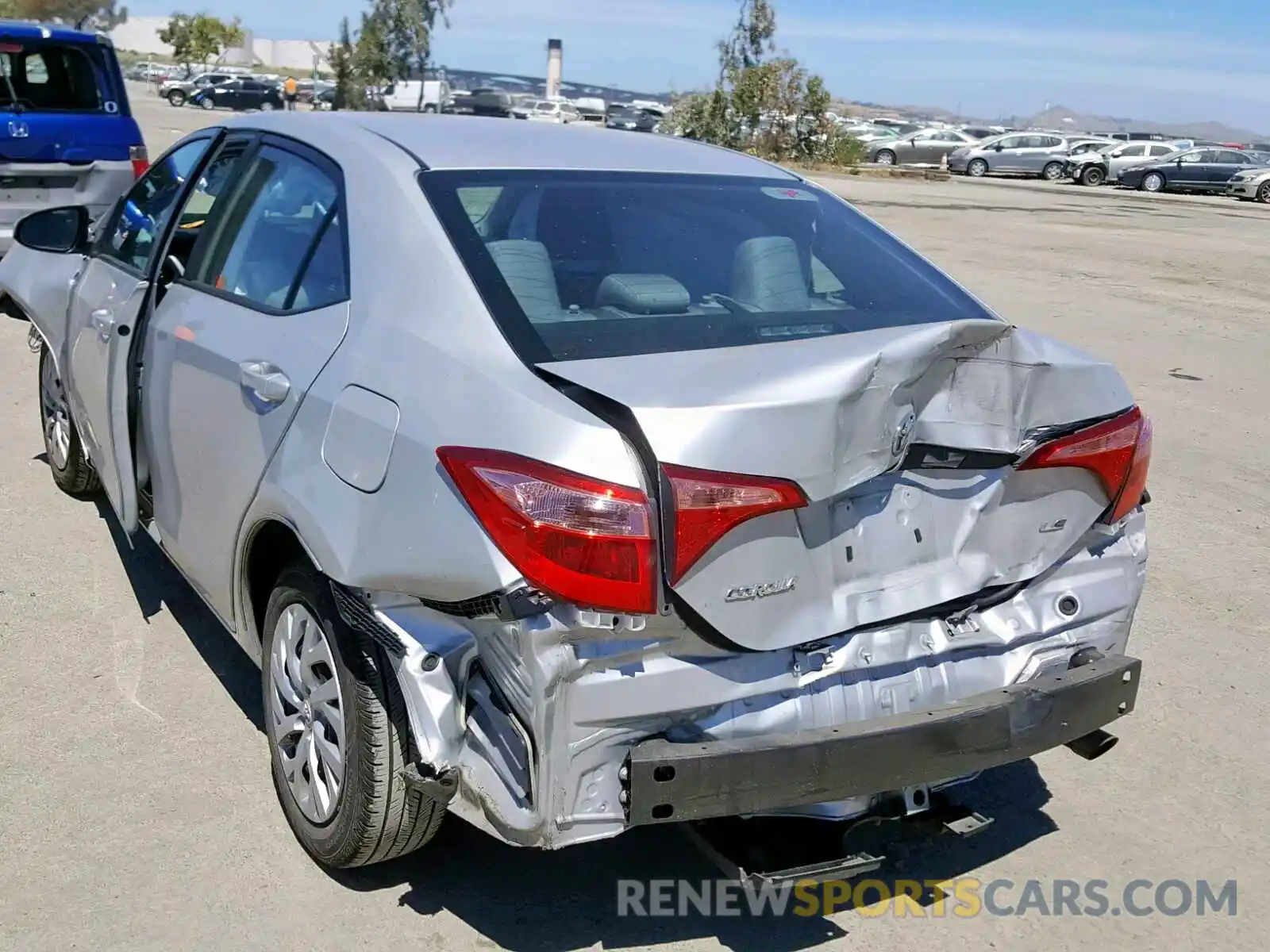 3 Фотография поврежденного автомобиля 5YFBURHEXKP889450 TOYOTA COROLLA 2019