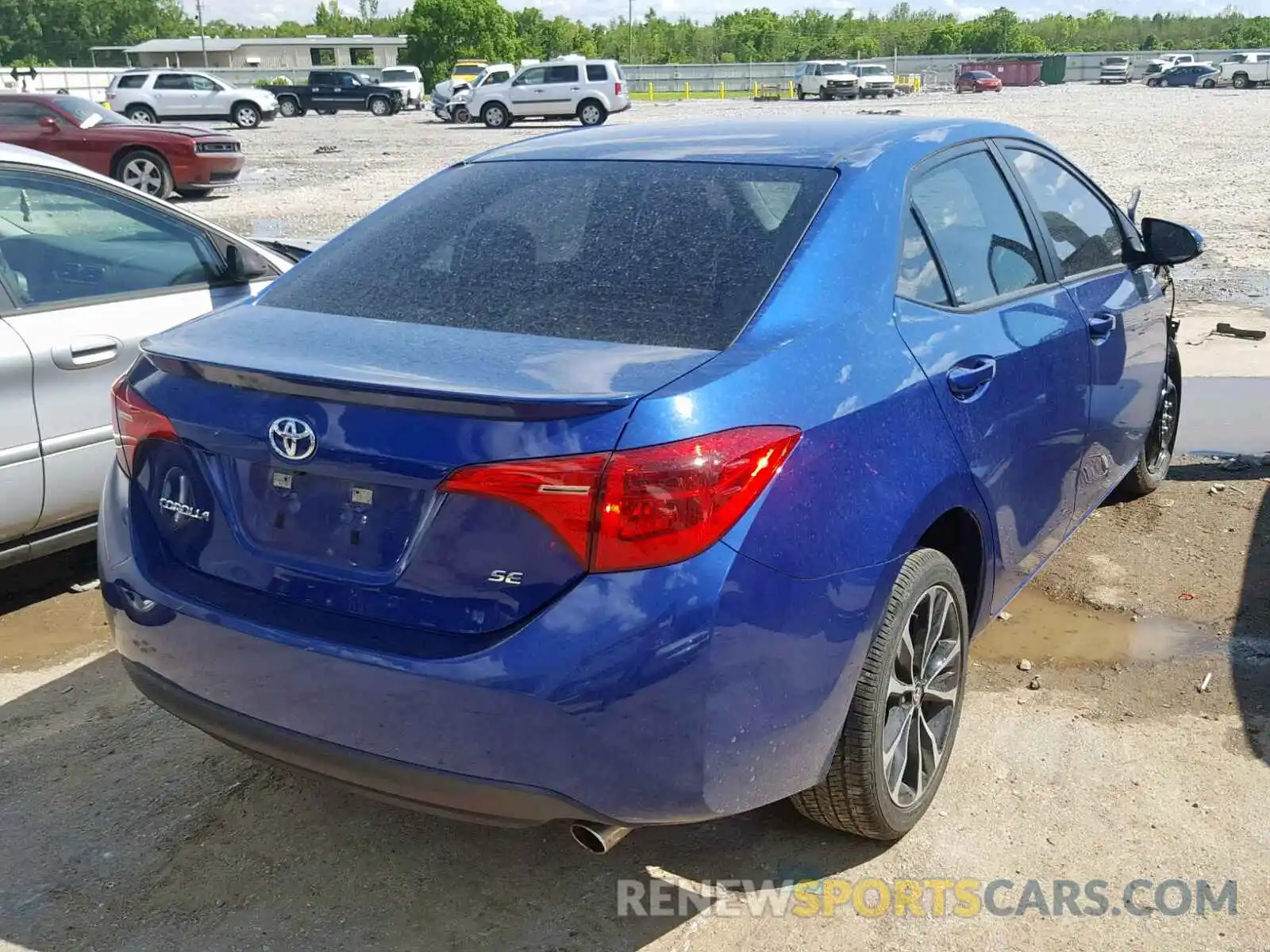 4 Photograph of a damaged car 5YFBURHEXKP889528 TOYOTA COROLLA 2019