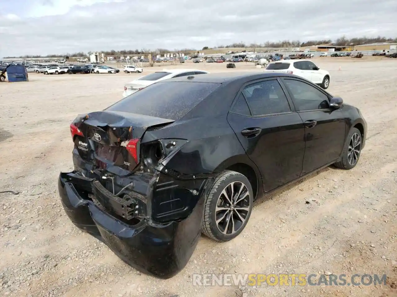 4 Photograph of a damaged car 5YFBURHEXKP889982 TOYOTA COROLLA 2019