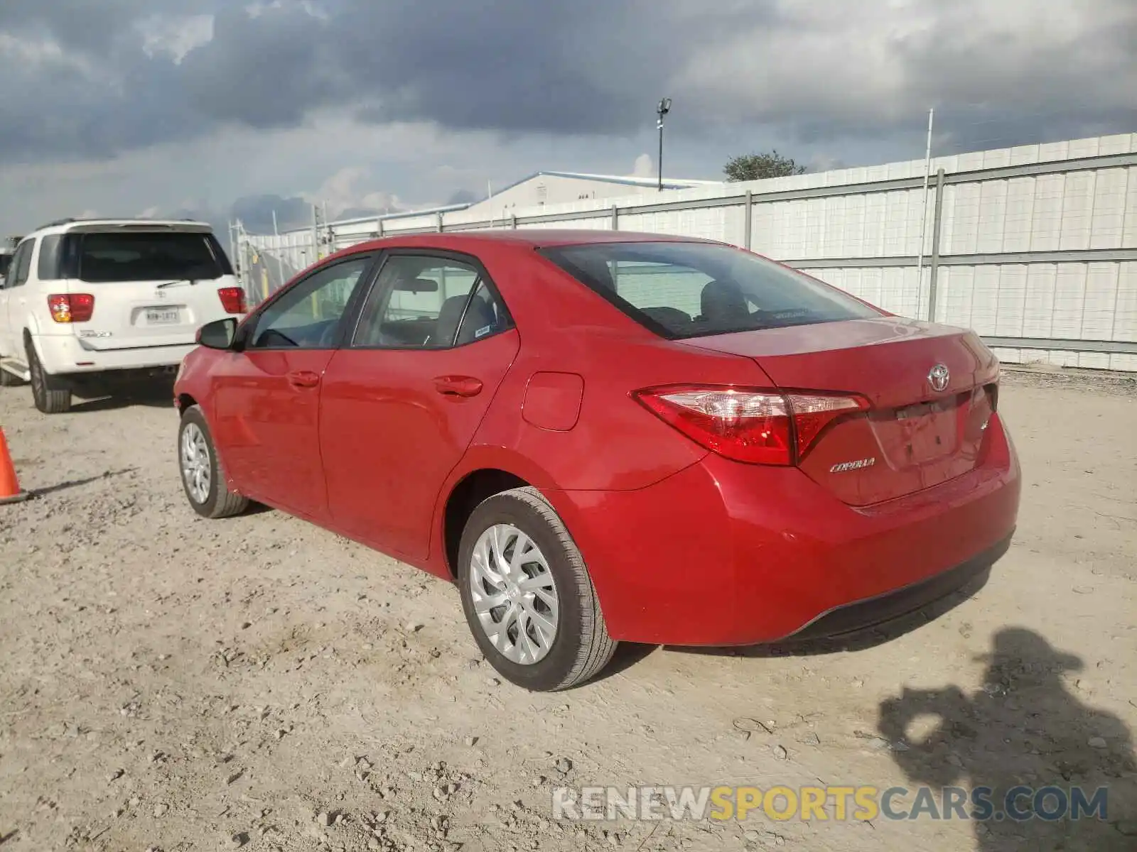 3 Photograph of a damaged car 5YFBURHEXKP890985 TOYOTA COROLLA 2019