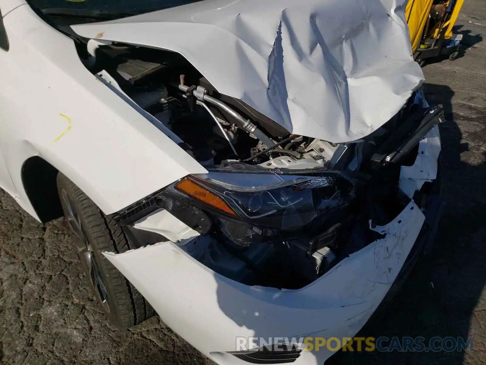 9 Photograph of a damaged car 5YFBURHEXKP891909 TOYOTA COROLLA 2019