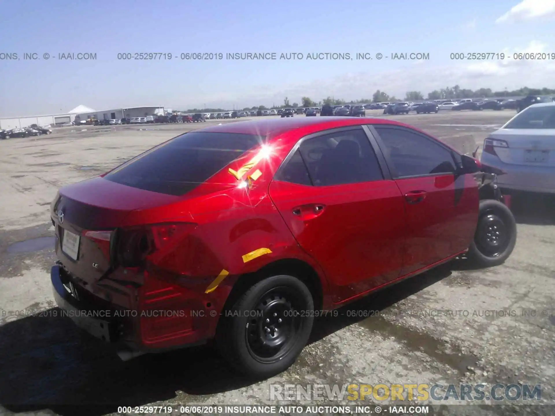 4 Photograph of a damaged car 5YFBURHEXKP892493 TOYOTA COROLLA 2019