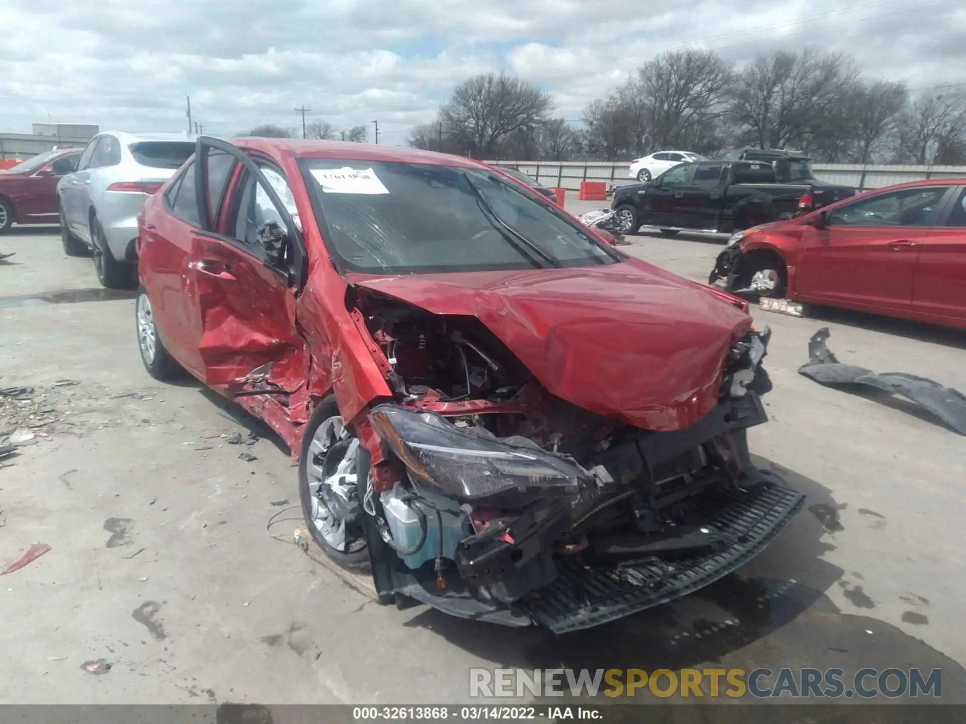 6 Photograph of a damaged car 5YFBURHEXKP892543 TOYOTA COROLLA 2019