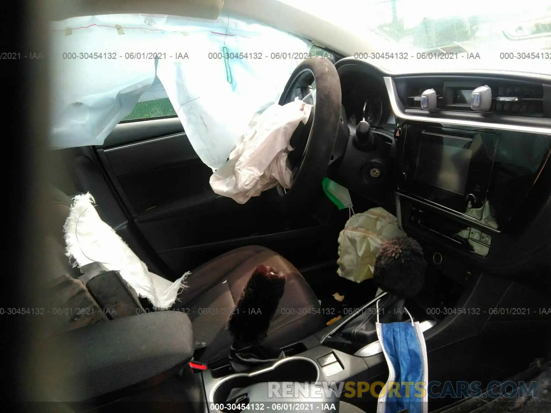 5 Photograph of a damaged car 5YFBURHEXKP893255 TOYOTA COROLLA 2019