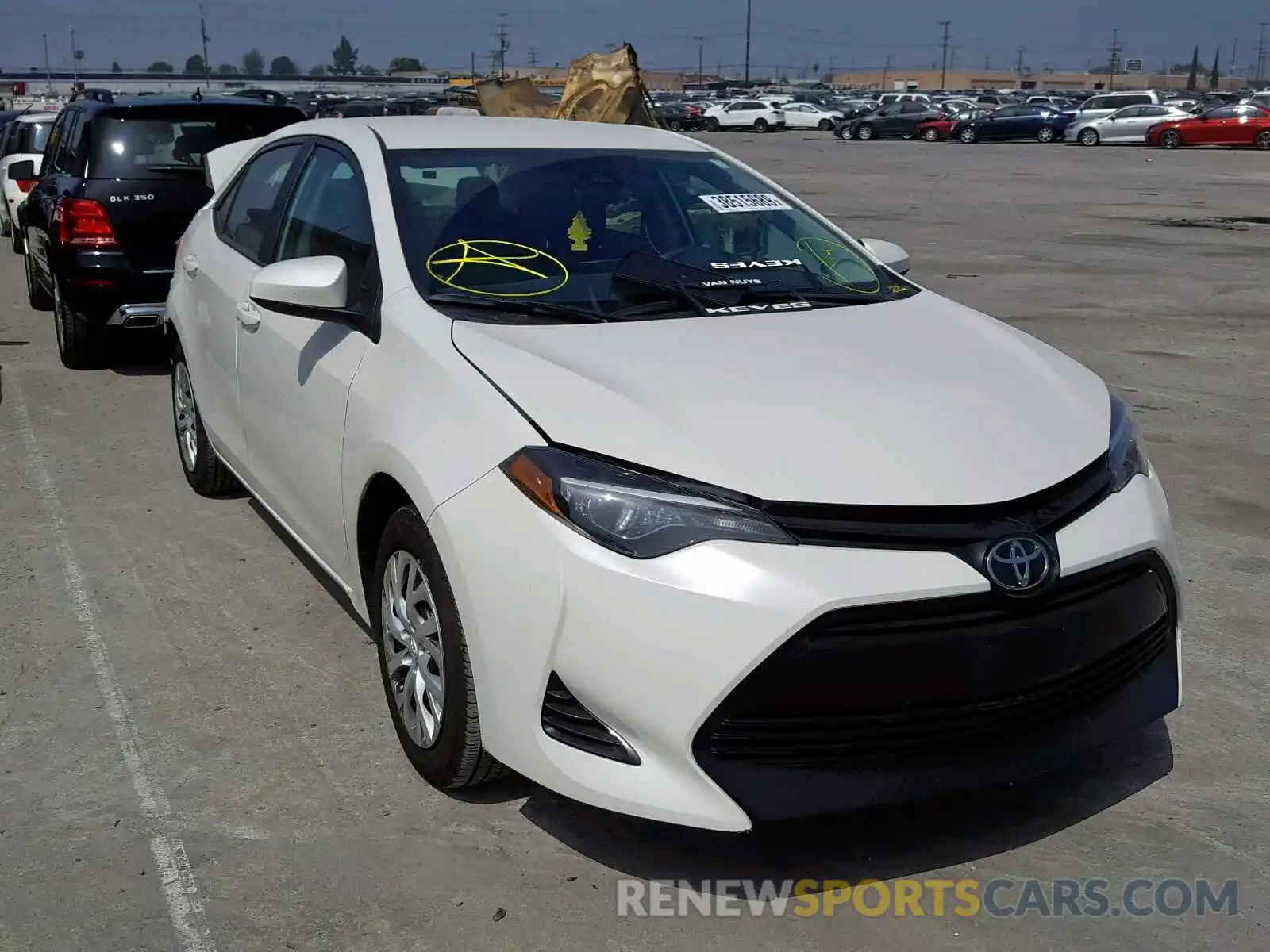 1 Photograph of a damaged car 5YFBURHEXKP893725 TOYOTA COROLLA 2019