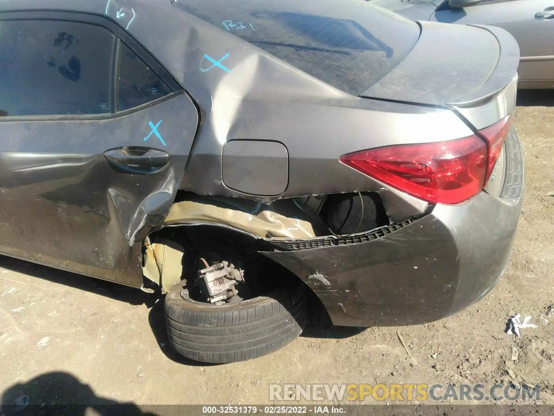 6 Photograph of a damaged car 5YFBURHEXKP894308 TOYOTA COROLLA 2019