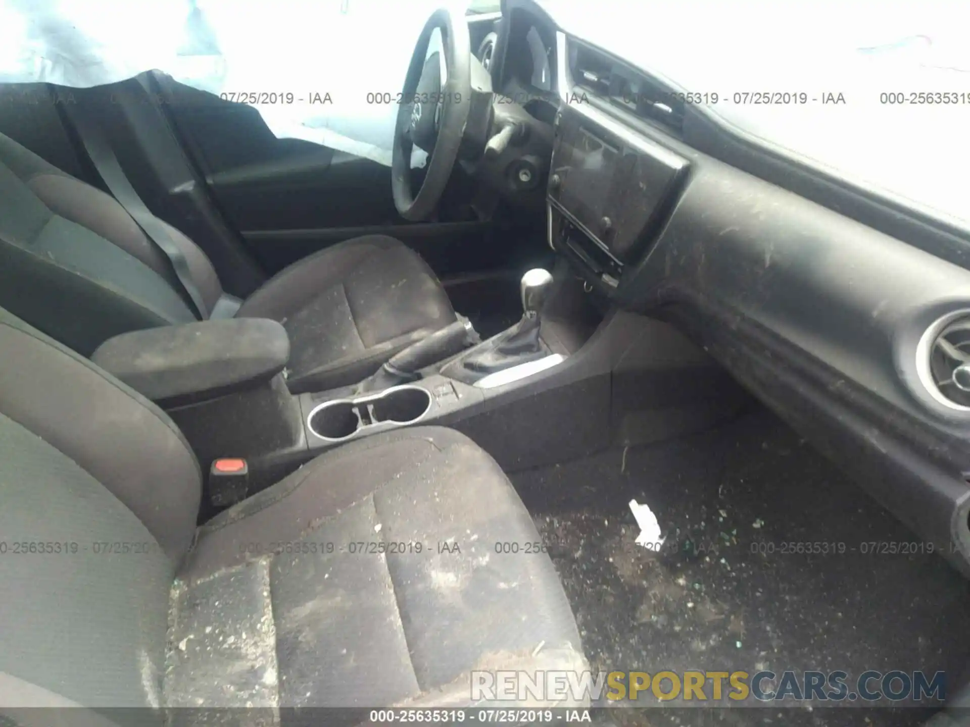 5 Photograph of a damaged car 5YFBURHEXKP894387 TOYOTA COROLLA 2019