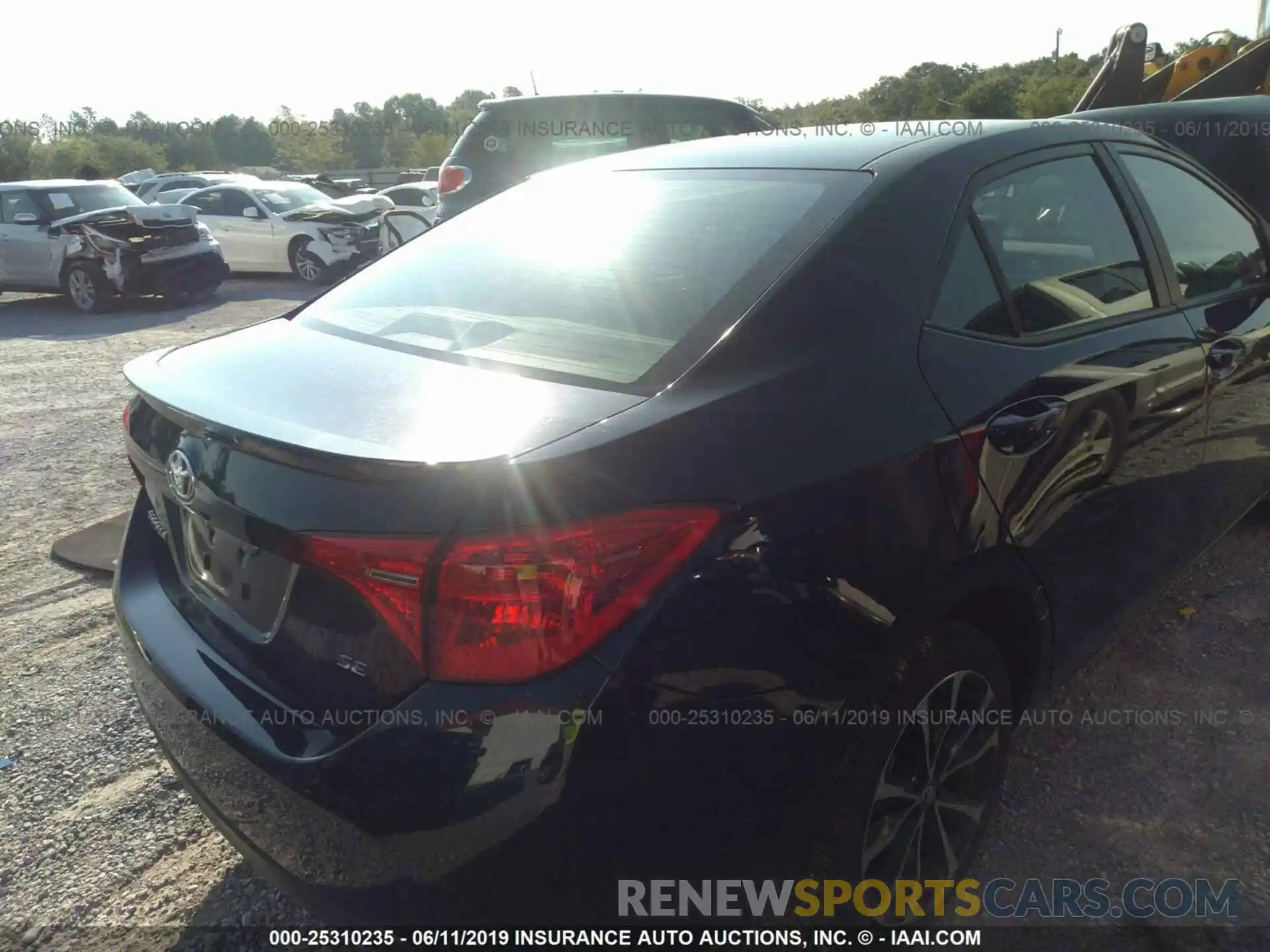 4 Photograph of a damaged car 5YFBURHEXKP894504 TOYOTA COROLLA 2019