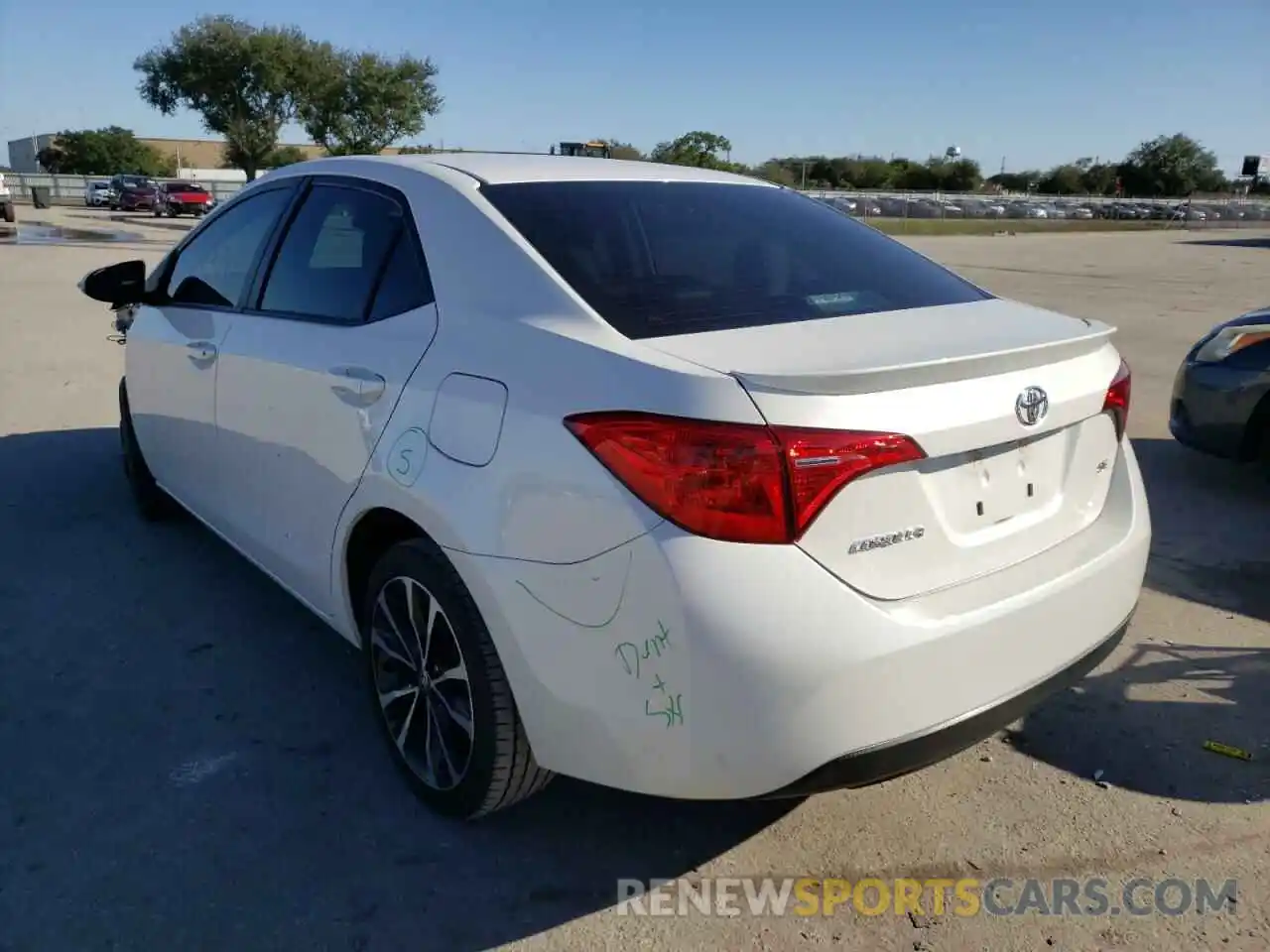 3 Photograph of a damaged car 5YFBURHEXKP895524 TOYOTA COROLLA 2019