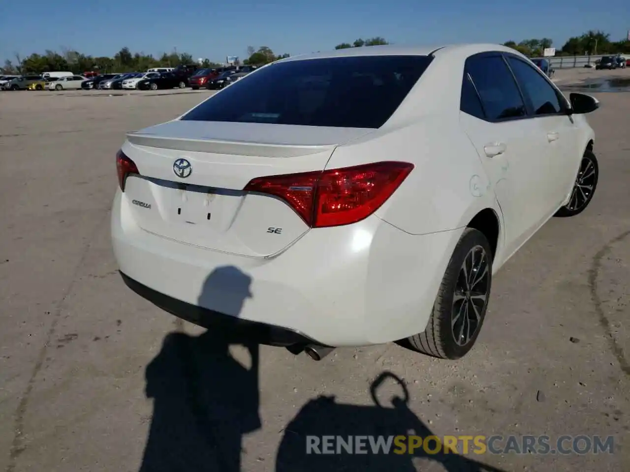 4 Photograph of a damaged car 5YFBURHEXKP895524 TOYOTA COROLLA 2019