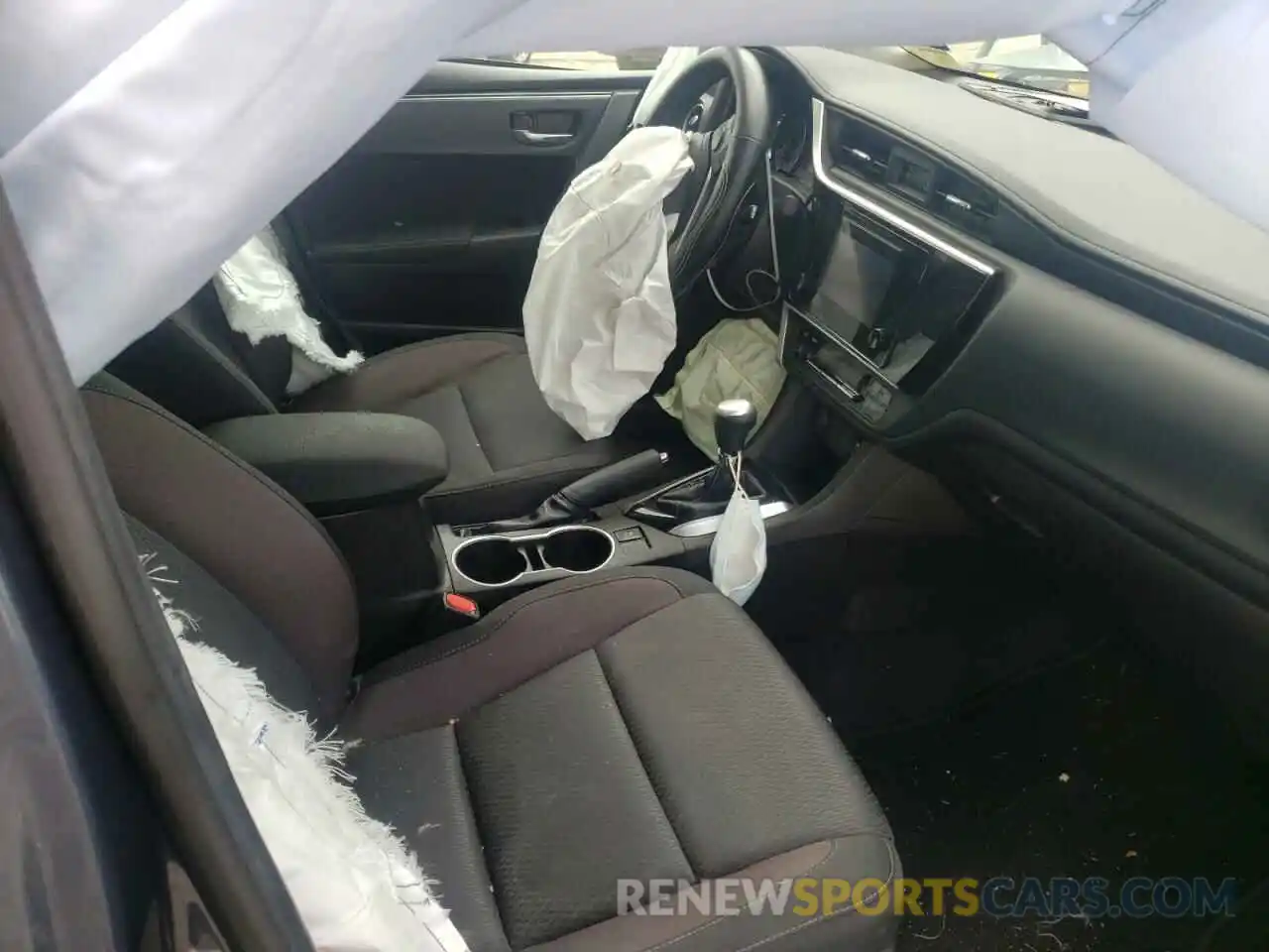 5 Photograph of a damaged car 5YFBURHEXKP896088 TOYOTA COROLLA 2019