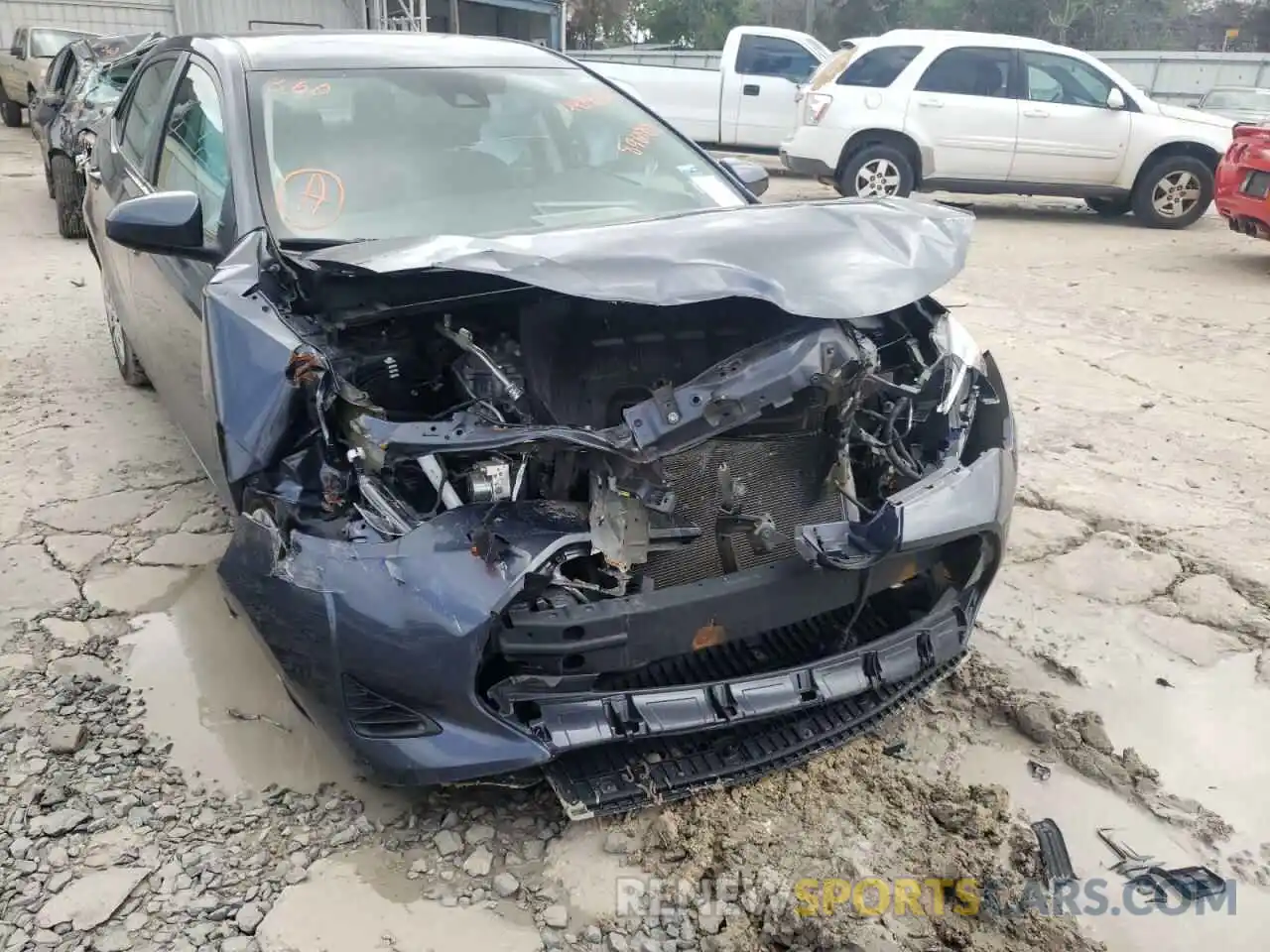 9 Photograph of a damaged car 5YFBURHEXKP896088 TOYOTA COROLLA 2019