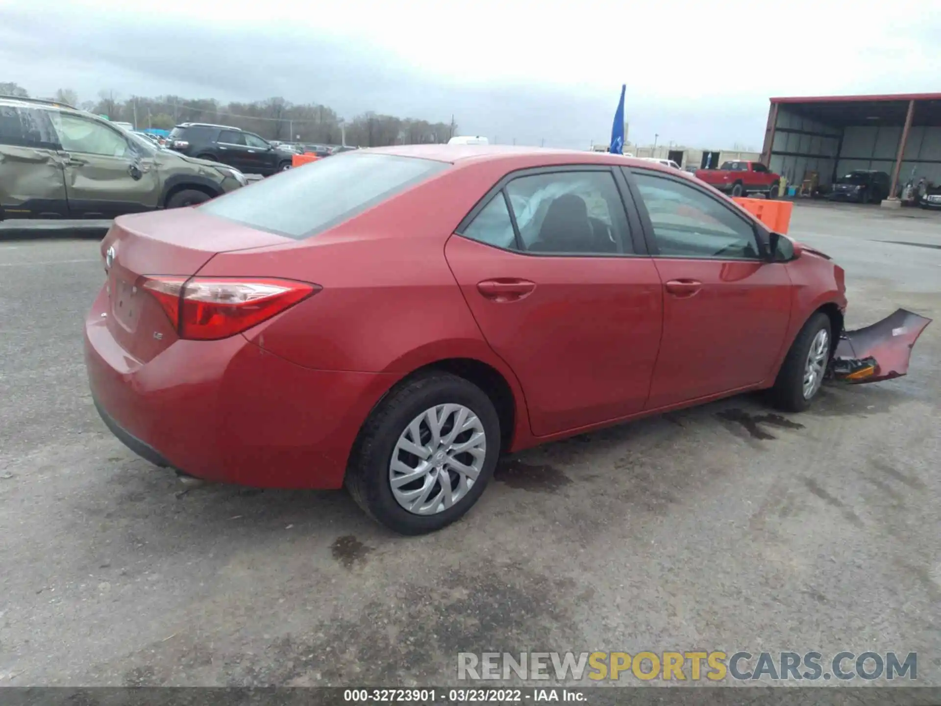 4 Photograph of a damaged car 5YFBURHEXKP897256 TOYOTA COROLLA 2019