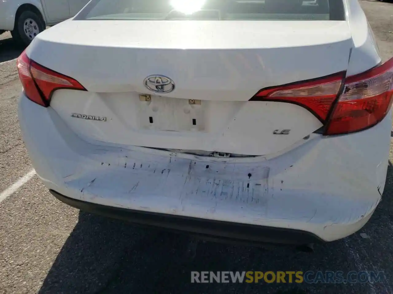 9 Photograph of a damaged car 5YFBURHEXKP897418 TOYOTA COROLLA 2019