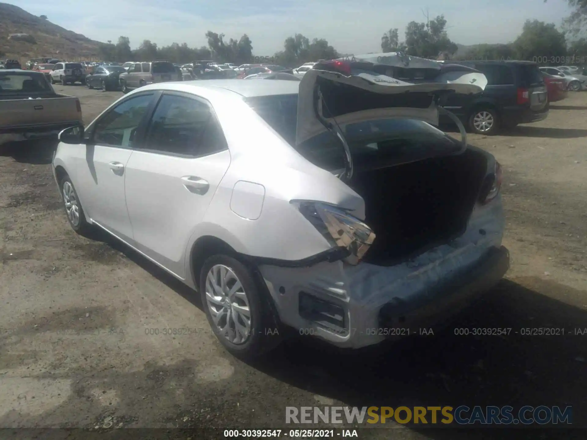 3 Photograph of a damaged car 5YFBURHEXKP897483 TOYOTA COROLLA 2019