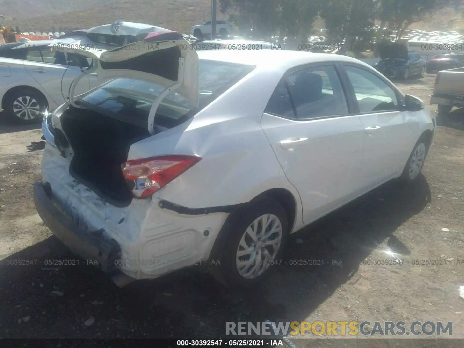 4 Photograph of a damaged car 5YFBURHEXKP897483 TOYOTA COROLLA 2019