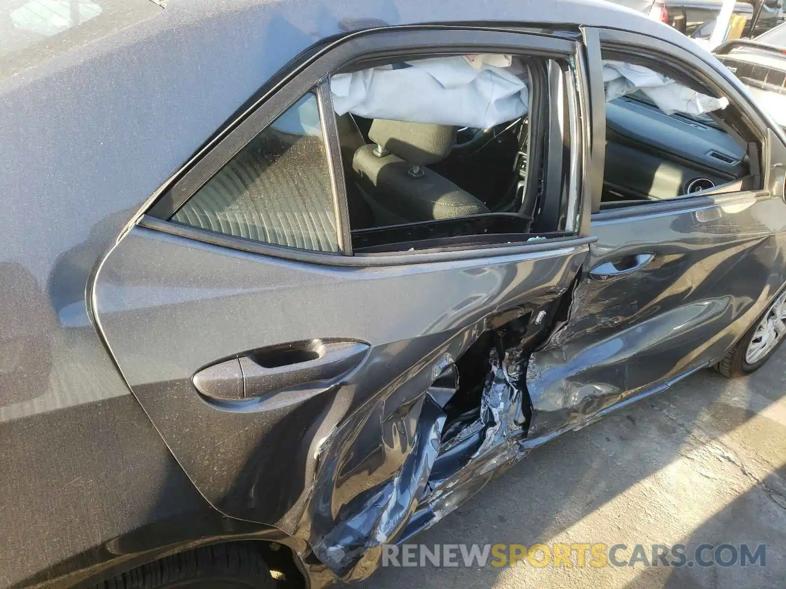 9 Photograph of a damaged car 5YFBURHEXKP897841 TOYOTA COROLLA 2019