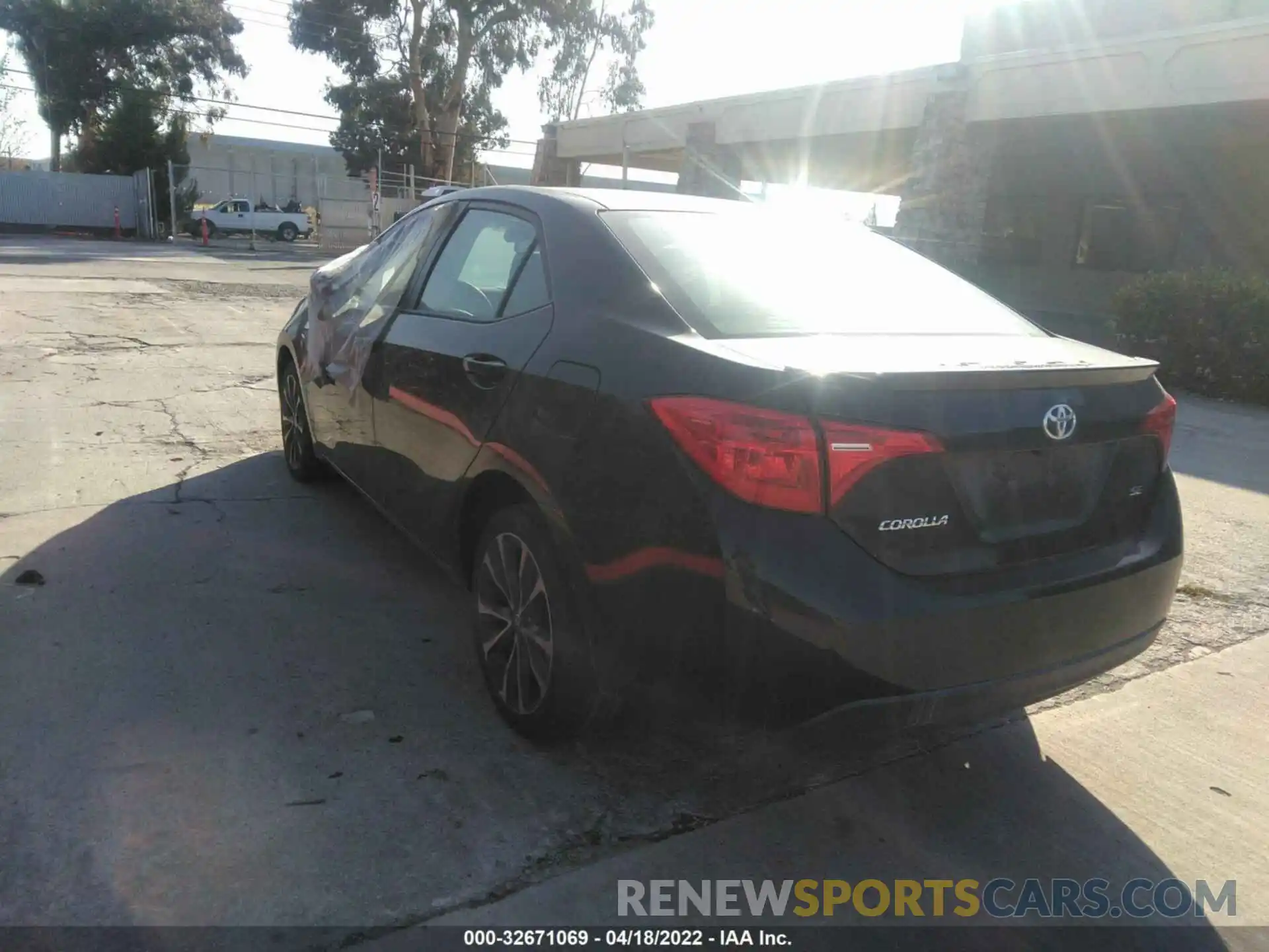 3 Photograph of a damaged car 5YFBURHEXKP898049 TOYOTA COROLLA 2019